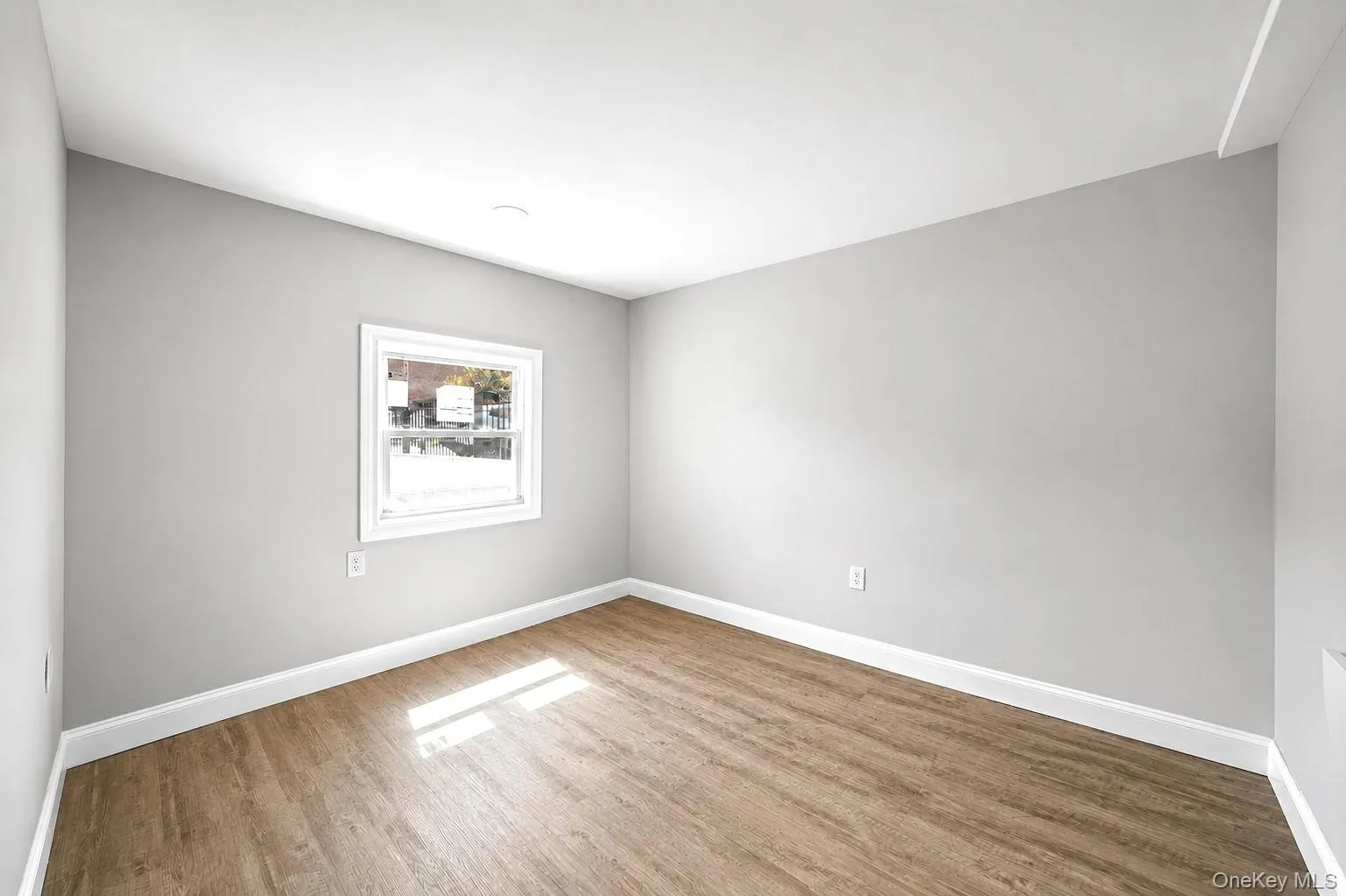 4059 Paulding Avenue, New York, NY, 5 Bedrooms Bedrooms, 7 Rooms Rooms,2 BathroomsBathrooms,Residential,For Rent,Paulding,0,1033479 4059 Paulding Avenue, New York, NY, 5 Bedrooms Bedrooms, 7 Rooms Rooms,2 BathroomsBathrooms,Residential,For Rent,Paulding,0,1033479