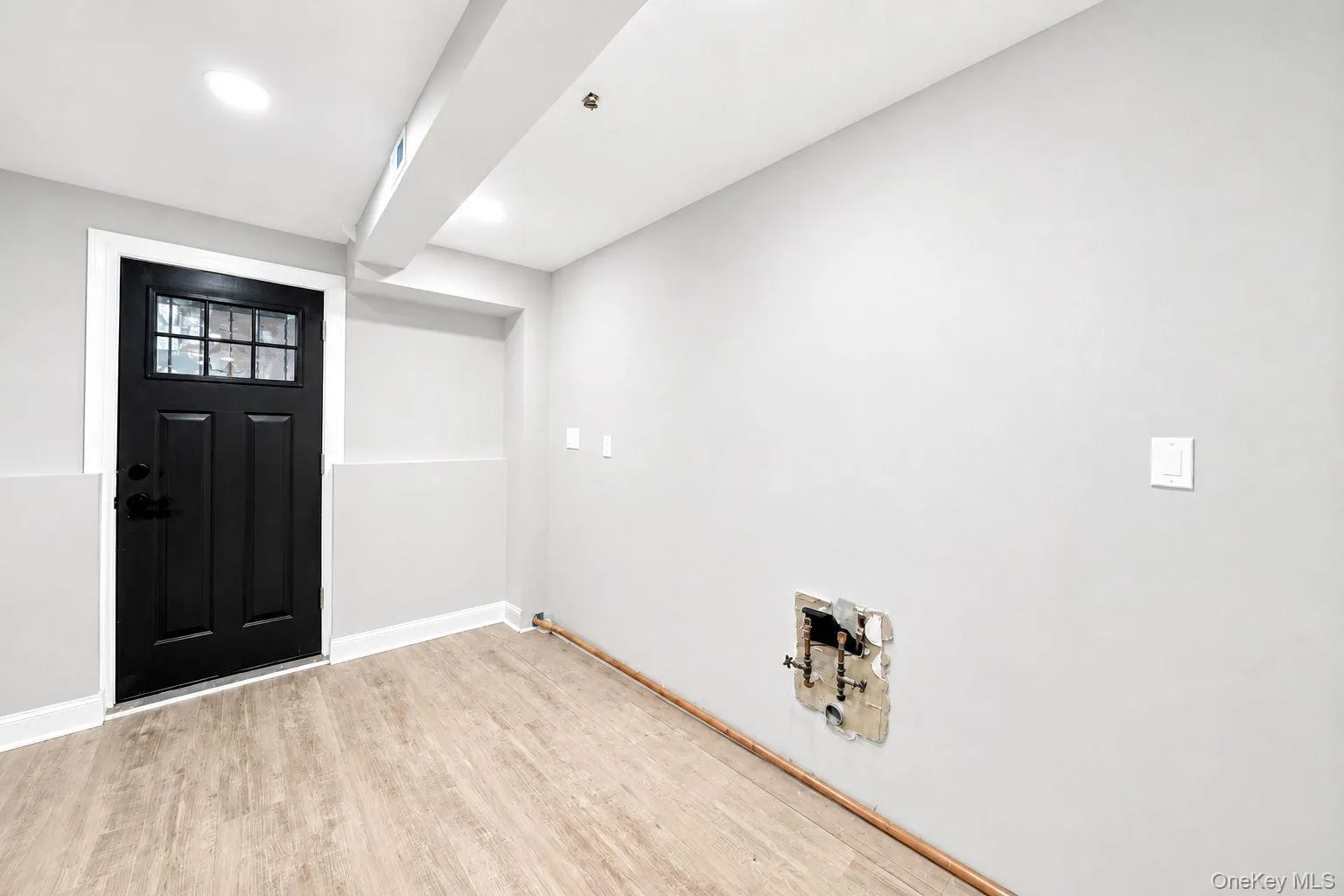 4059 Paulding Avenue, New York, NY, 5 Bedrooms Bedrooms, 7 Rooms Rooms,2 BathroomsBathrooms,Residential,For Rent,Paulding,0,1033479 4059 Paulding Avenue, New York, NY, 5 Bedrooms Bedrooms, 7 Rooms Rooms,2 BathroomsBathrooms,Residential,For Rent,Paulding,0,1033479