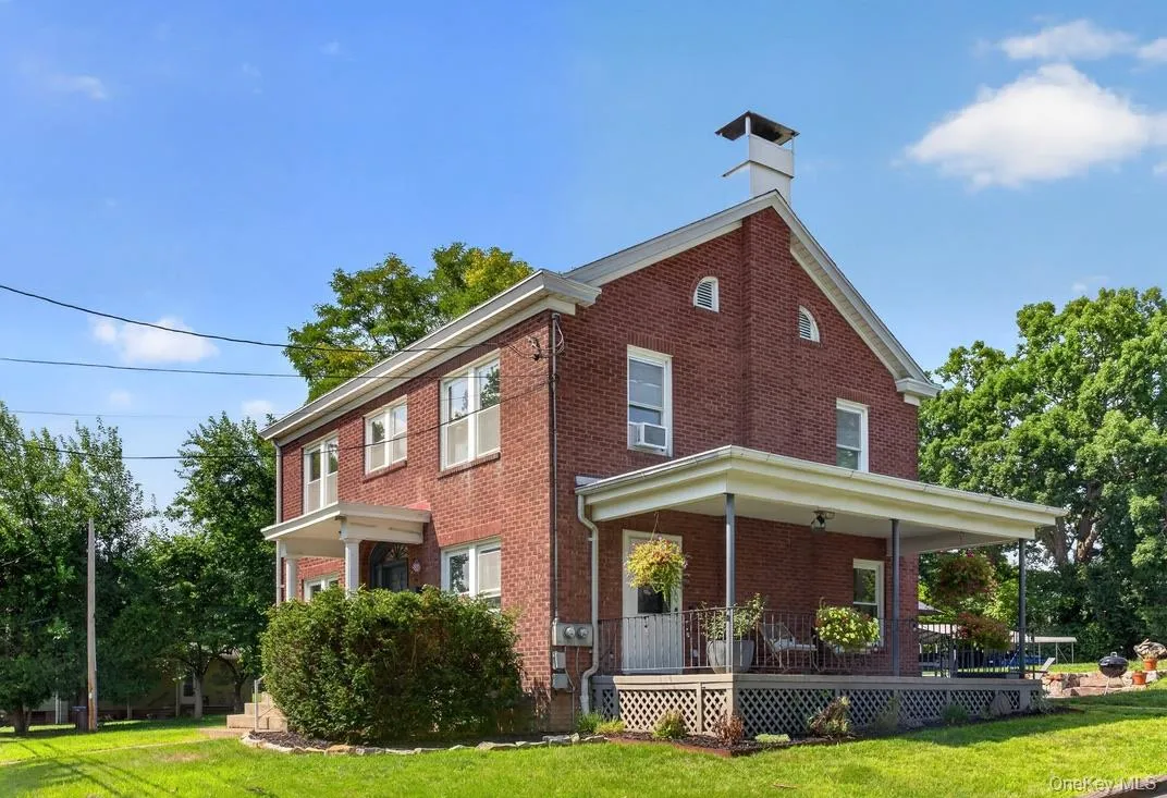 36 Center Street, Beacon, NY, 3 Bedrooms Bedrooms, 6 Rooms Rooms,2 BathroomsBathrooms,Residential Lease,For Rent,Center,0,1033480 36 Center Street, Beacon, NY, 3 Bedrooms Bedrooms, 6 Rooms Rooms,2 BathroomsBathrooms,Residential Lease,For Rent,Center,0,1033480