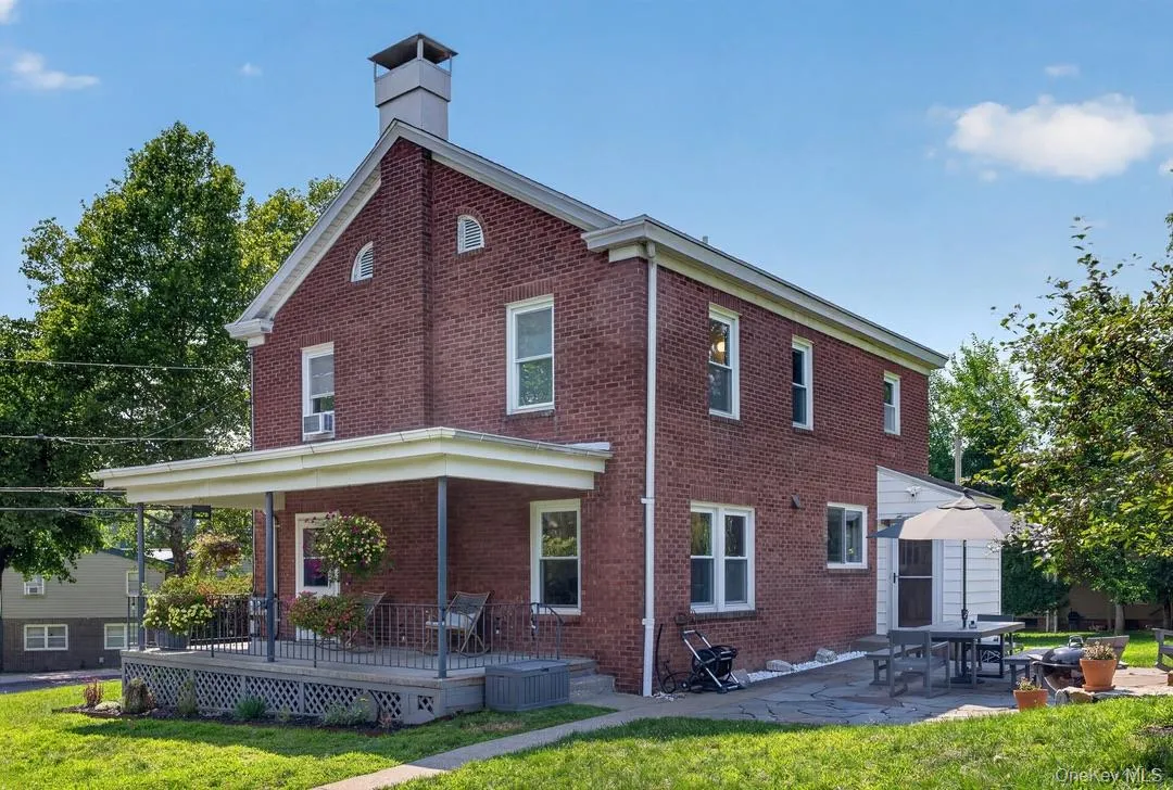 36 Center Street, Beacon, NY, 3 Bedrooms Bedrooms, 6 Rooms Rooms,2 BathroomsBathrooms,Residential Lease,For Rent,Center,0,1033480 36 Center Street, Beacon, NY, 3 Bedrooms Bedrooms, 6 Rooms Rooms,2 BathroomsBathrooms,Residential Lease,For Rent,Center,0,1033480