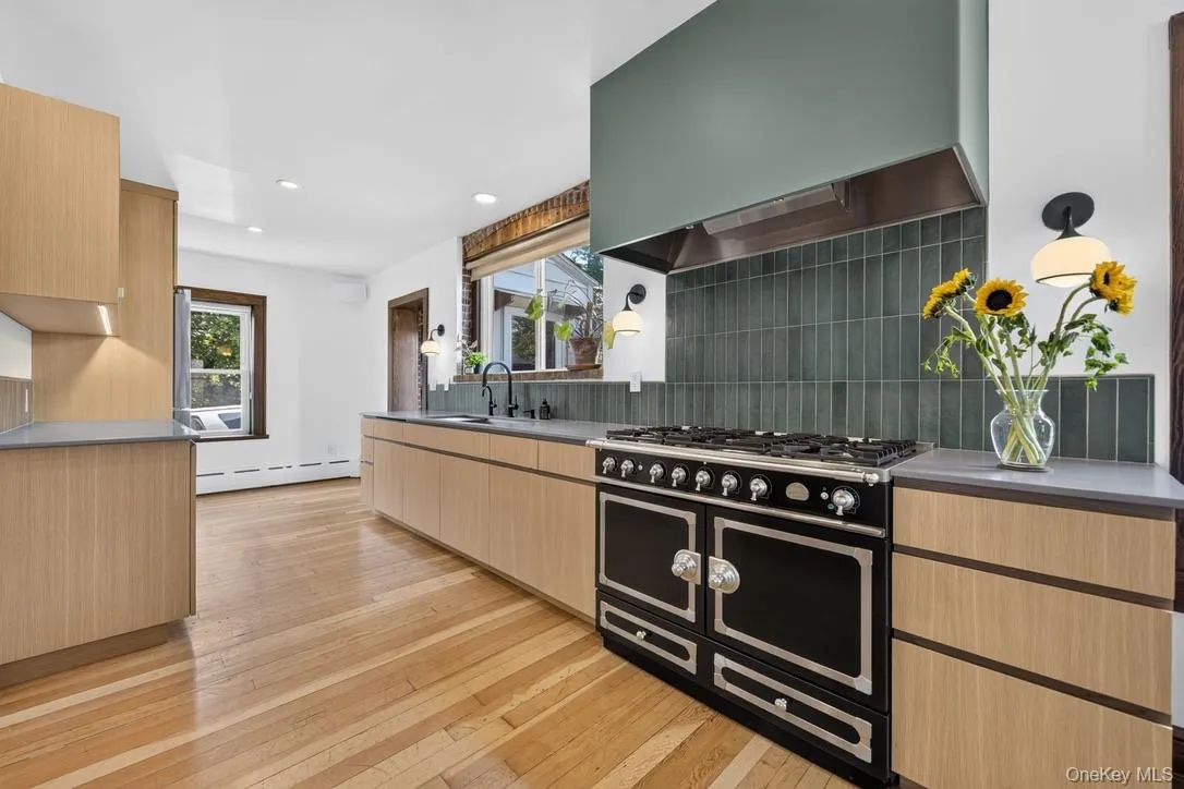 36 Center Street, Beacon, NY, 3 Bedrooms Bedrooms, 6 Rooms Rooms,2 BathroomsBathrooms,Residential Lease,For Rent,Center,0,1033480 36 Center Street, Beacon, NY, 3 Bedrooms Bedrooms, 6 Rooms Rooms,2 BathroomsBathrooms,Residential Lease,For Rent,Center,0,1033480