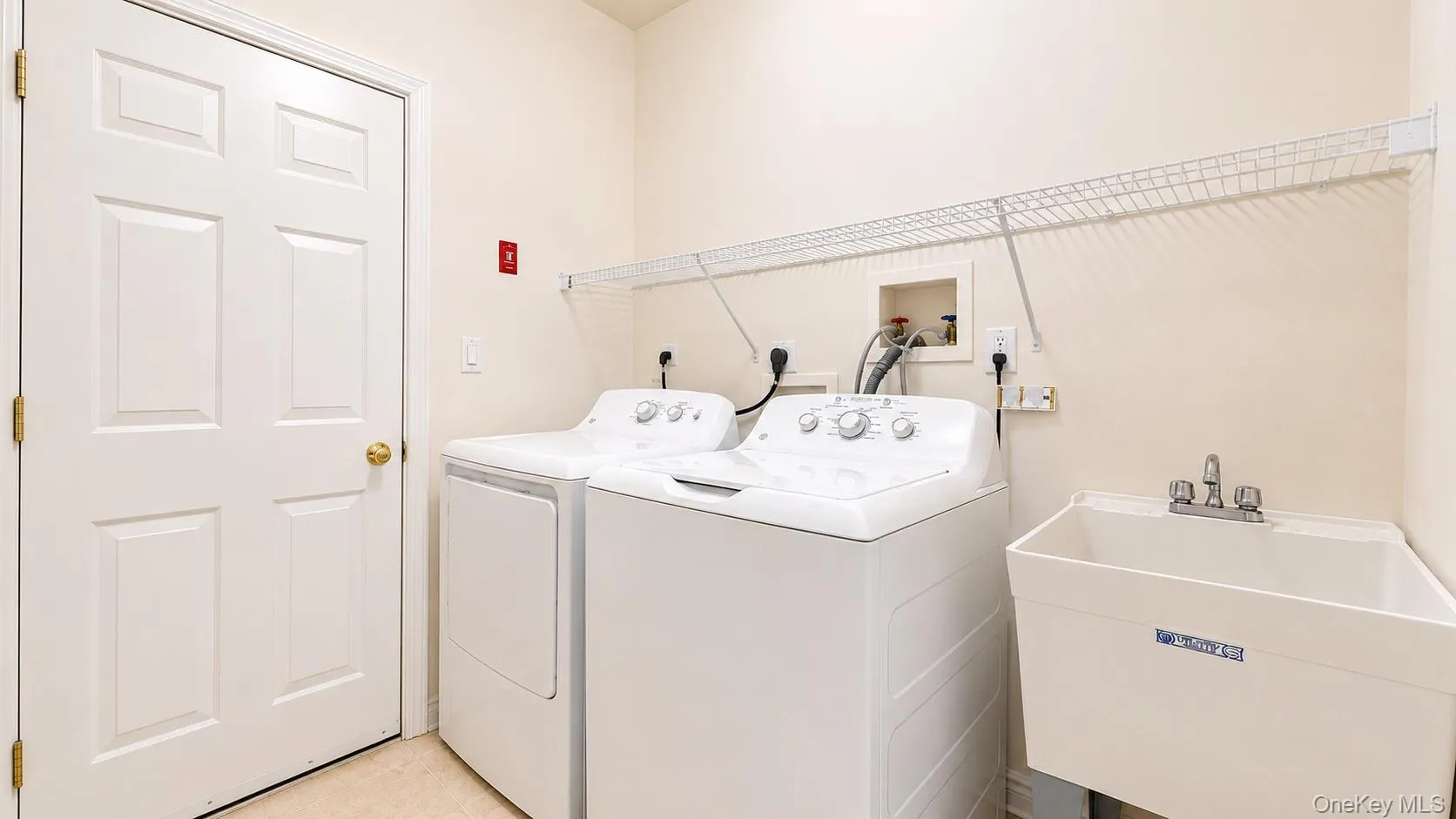 25 Sunflower Street, Middletown, NY, 2 Bedrooms Bedrooms, 6 Rooms Rooms,2 BathroomsBathrooms,Residential,For Rent,Sunflower,0,1033481 25 Sunflower Street, Middletown, NY, 2 Bedrooms Bedrooms, 6 Rooms Rooms,2 BathroomsBathrooms,Residential,For Rent,Sunflower,0,1033481
