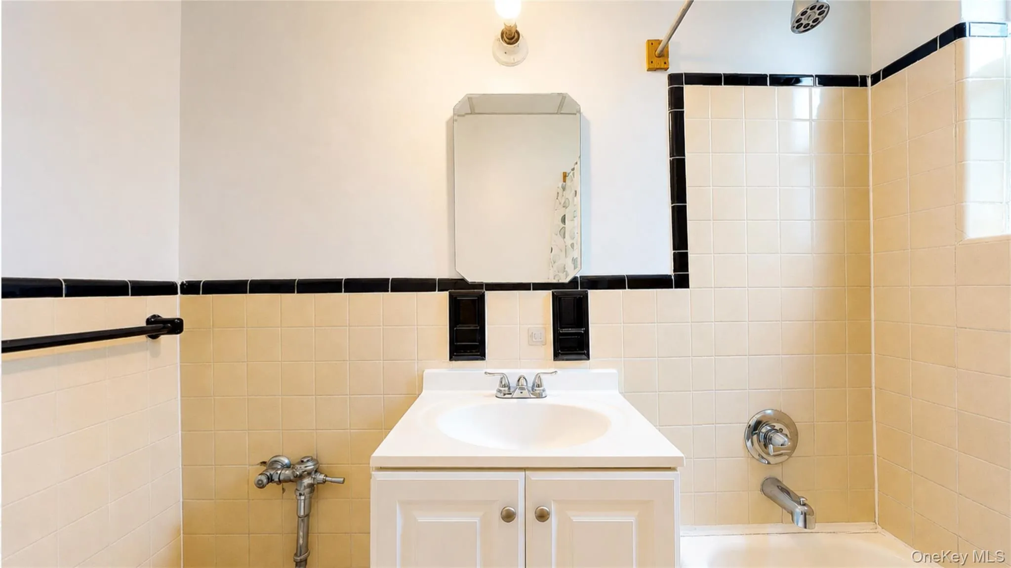 41-50 78th Street, New York, NY, 4 Rooms Rooms,1 BathroomBathrooms,Residential,For Rent,78th,0,1033482 41-50 78th Street, New York, NY, 4 Rooms Rooms,1 BathroomBathrooms,Residential,For Rent,78th,0,1033482