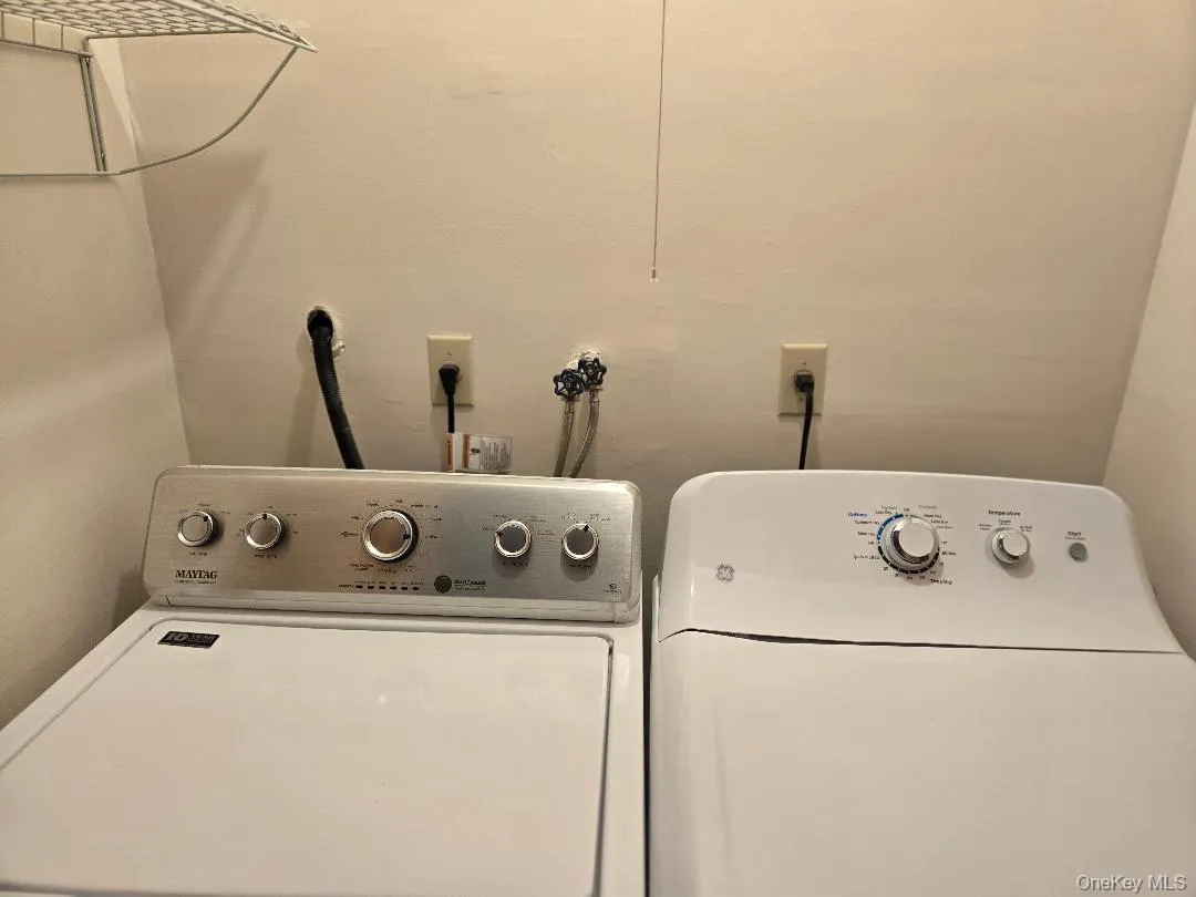 Convenient Laundry closet, located off the kitchen. Convenient Laundry closet, located off the kitchen.
