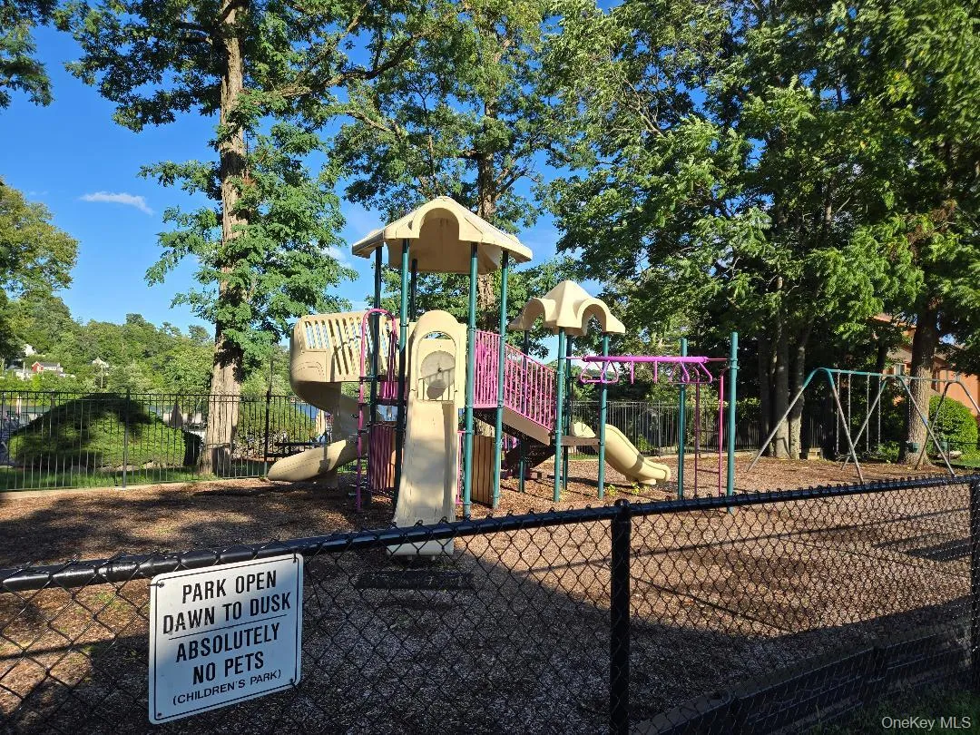 Fun for everyone in the nicely equipped playground! Fun for everyone in the nicely equipped playground!