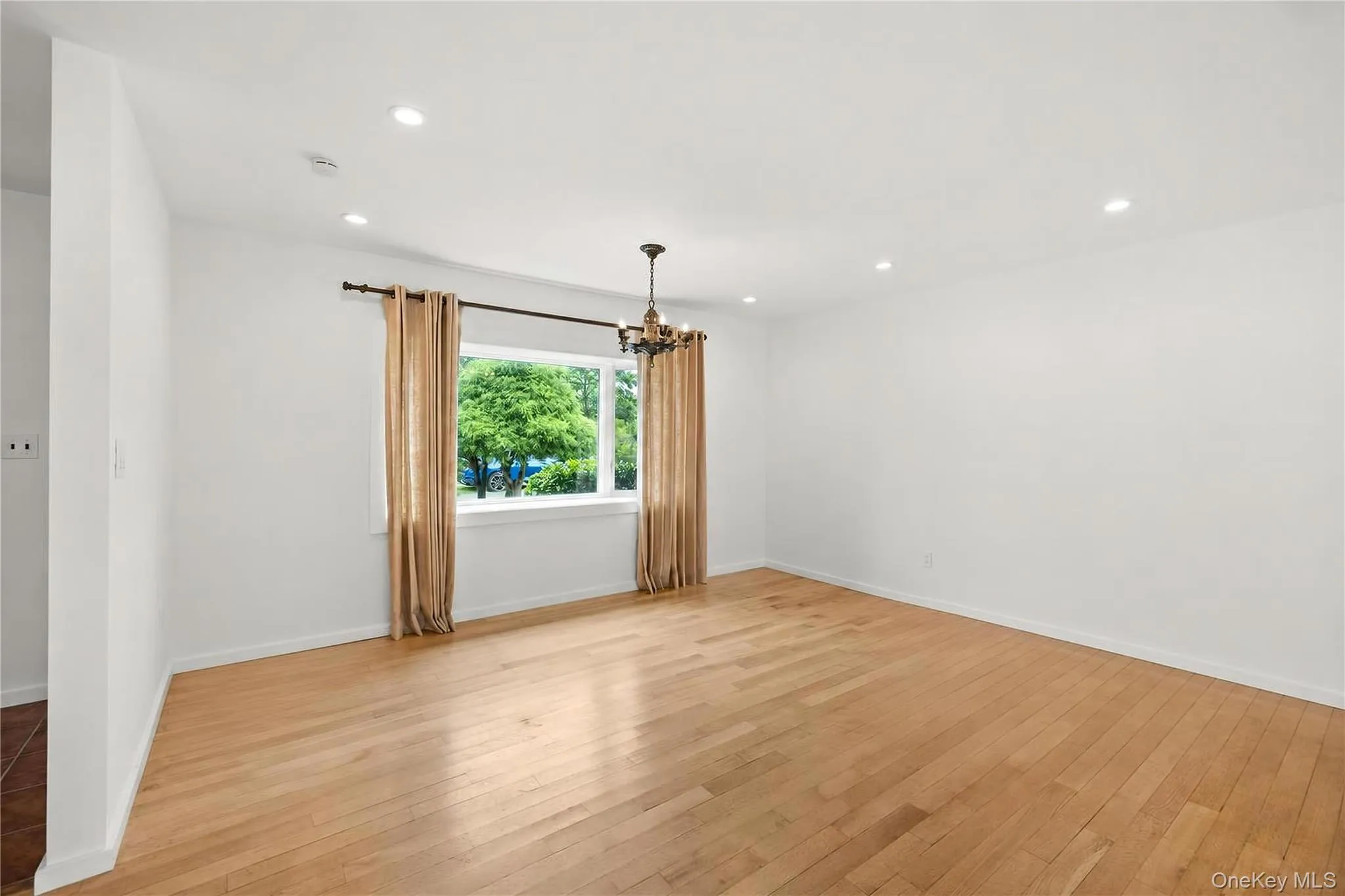 12 Bayview Avenue, Islip, NY, 3 Bedrooms Bedrooms, 6 Rooms Rooms,2 BathroomsBathrooms,Residential,For Rent,Bayview,0,1033491 12 Bayview Avenue, Islip, NY, 3 Bedrooms Bedrooms, 6 Rooms Rooms,2 BathroomsBathrooms,Residential,For Rent,Bayview,0,1033491