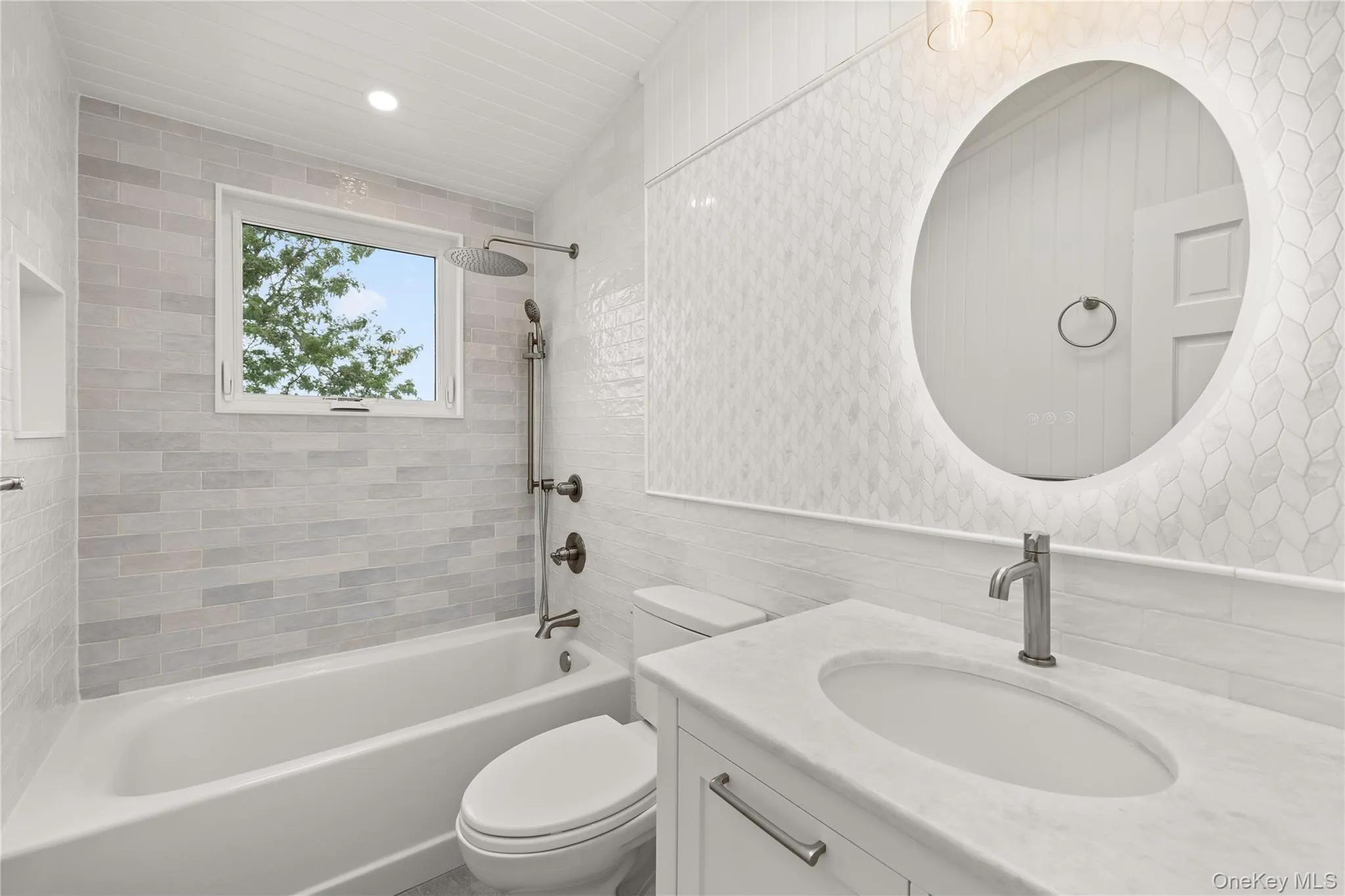12 Bayview Avenue, Islip, NY, 3 Bedrooms Bedrooms, 6 Rooms Rooms,2 BathroomsBathrooms,Residential,For Rent,Bayview,0,1033491 12 Bayview Avenue, Islip, NY, 3 Bedrooms Bedrooms, 6 Rooms Rooms,2 BathroomsBathrooms,Residential,For Rent,Bayview,0,1033491