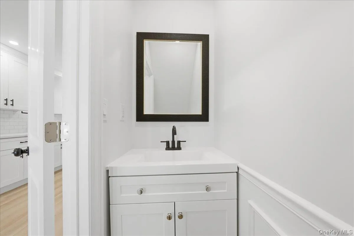 11829 154th Street, New York, NY, 3 Bedrooms Bedrooms, 8 Rooms Rooms,2 BathroomsBathrooms,Residential,For Rent,154th,0,1033492 11829 154th Street, New York, NY, 3 Bedrooms Bedrooms, 8 Rooms Rooms,2 BathroomsBathrooms,Residential,For Rent,154th,0,1033492