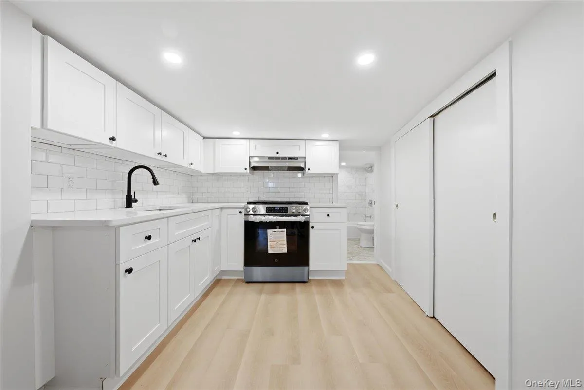11829 154th Street, New York, NY, 3 Bedrooms Bedrooms, 8 Rooms Rooms,2 BathroomsBathrooms,Residential,For Rent,154th,0,1033492 11829 154th Street, New York, NY, 3 Bedrooms Bedrooms, 8 Rooms Rooms,2 BathroomsBathrooms,Residential,For Rent,154th,0,1033492