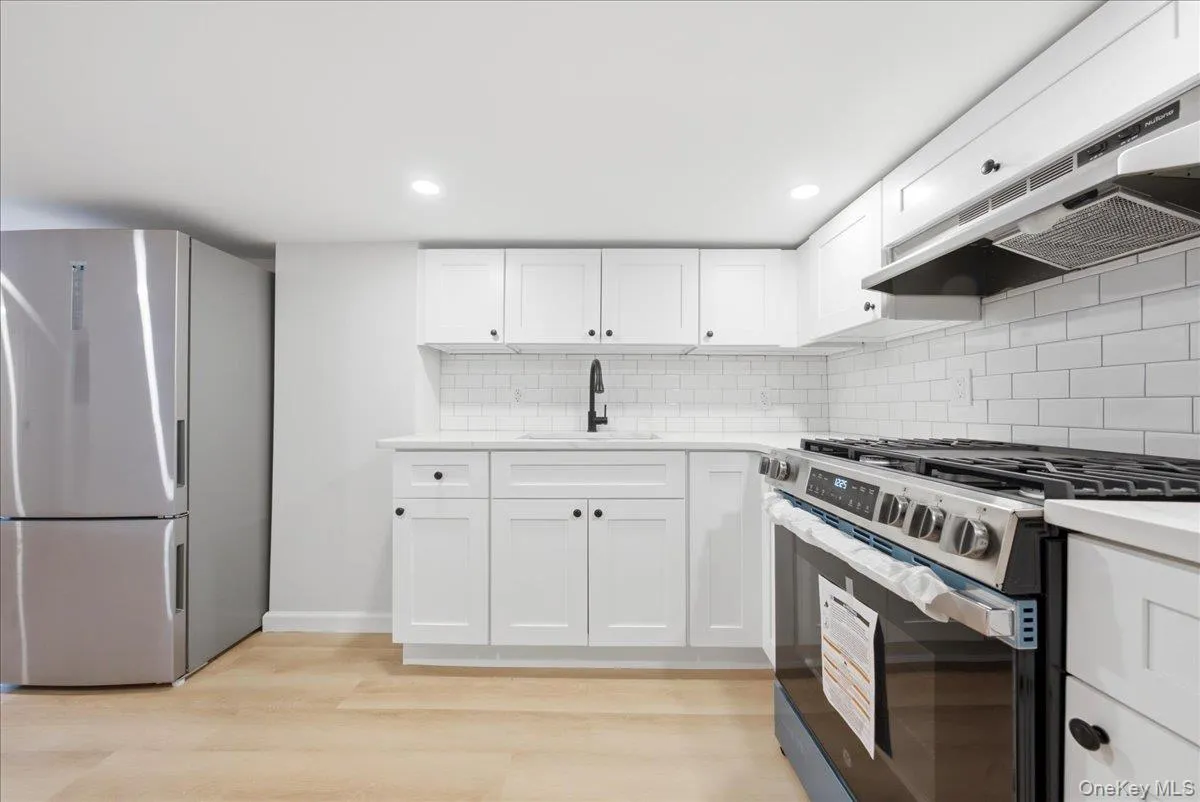 11829 154th Street, New York, NY, 3 Bedrooms Bedrooms, 8 Rooms Rooms,2 BathroomsBathrooms,Residential,For Rent,154th,0,1033492 11829 154th Street, New York, NY, 3 Bedrooms Bedrooms, 8 Rooms Rooms,2 BathroomsBathrooms,Residential,For Rent,154th,0,1033492