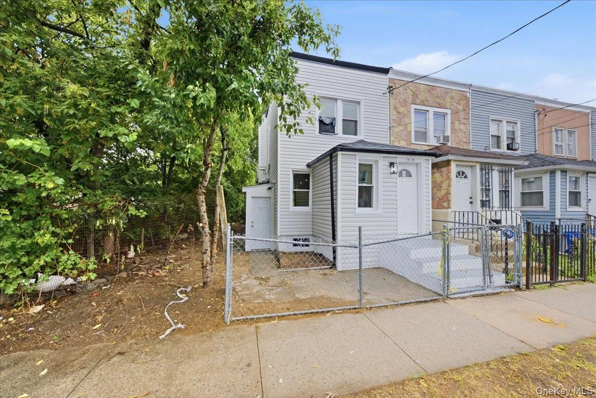 11829 154th Street, New York, NY, 3 Bedrooms Bedrooms, 8 Rooms Rooms,2 BathroomsBathrooms,Residential,For Rent,154th,0,1033492 11829 154th Street, New York, NY, 3 Bedrooms Bedrooms, 8 Rooms Rooms,2 BathroomsBathrooms,Residential,For Rent,154th,0,1033492