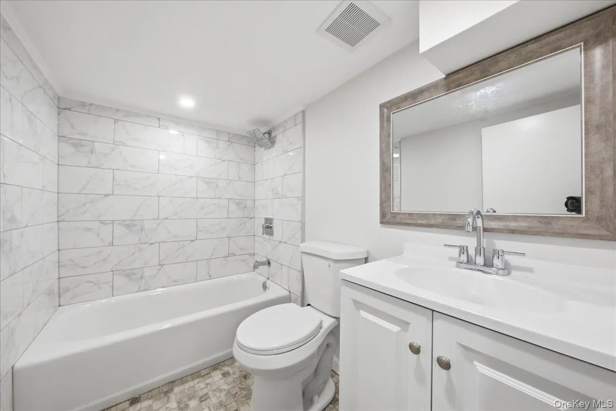 11829 154th Street, New York, NY, 3 Bedrooms Bedrooms, 8 Rooms Rooms,2 BathroomsBathrooms,Residential,For Rent,154th,0,1033492 11829 154th Street, New York, NY, 3 Bedrooms Bedrooms, 8 Rooms Rooms,2 BathroomsBathrooms,Residential,For Rent,154th,0,1033492