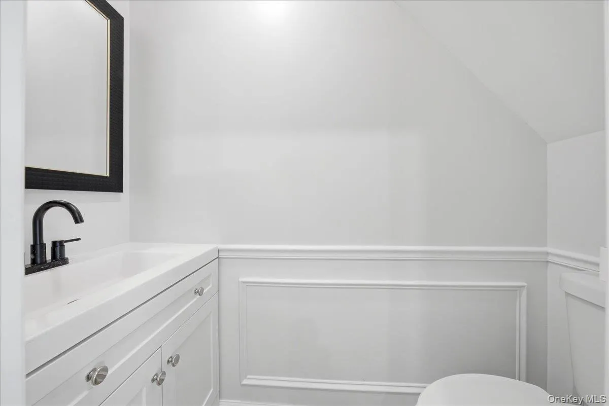 11829 154th Street, New York, NY, 3 Bedrooms Bedrooms, 8 Rooms Rooms,2 BathroomsBathrooms,Residential,For Rent,154th,0,1033492 11829 154th Street, New York, NY, 3 Bedrooms Bedrooms, 8 Rooms Rooms,2 BathroomsBathrooms,Residential,For Rent,154th,0,1033492
