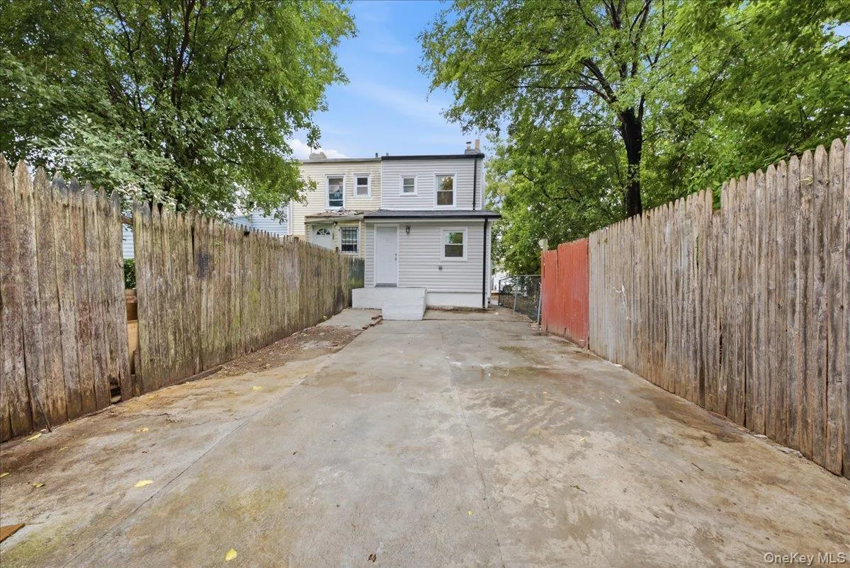 11829 154th Street, New York, NY, 3 Bedrooms Bedrooms, 8 Rooms Rooms,2 BathroomsBathrooms,Residential,For Rent,154th,0,1033492 11829 154th Street, New York, NY, 3 Bedrooms Bedrooms, 8 Rooms Rooms,2 BathroomsBathrooms,Residential,For Rent,154th,0,1033492