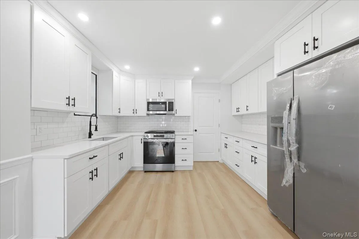 11829 154th Street, New York, NY, 3 Bedrooms Bedrooms, 8 Rooms Rooms,2 BathroomsBathrooms,Residential,For Rent,154th,0,1033492 11829 154th Street, New York, NY, 3 Bedrooms Bedrooms, 8 Rooms Rooms,2 BathroomsBathrooms,Residential,For Rent,154th,0,1033492