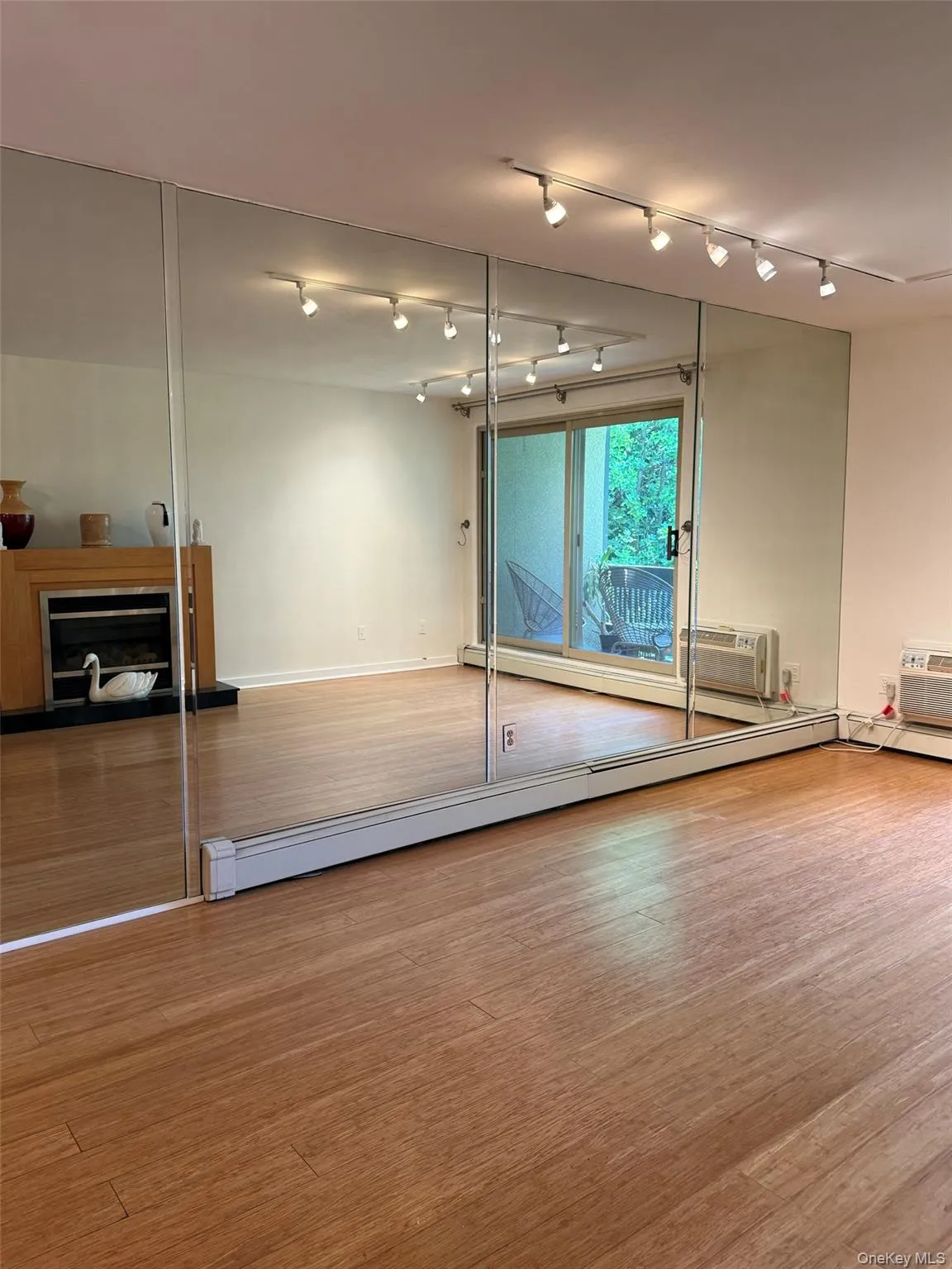 2 Fountain Lane, Greenburgh, NY, 1 Bedroom Bedrooms, 3 Rooms Rooms,1 BathroomBathrooms,Residential,For Rent,Fountain,0,1033493 2 Fountain Lane, Greenburgh, NY, 1 Bedroom Bedrooms, 3 Rooms Rooms,1 BathroomBathrooms,Residential,For Rent,Fountain,0,1033493