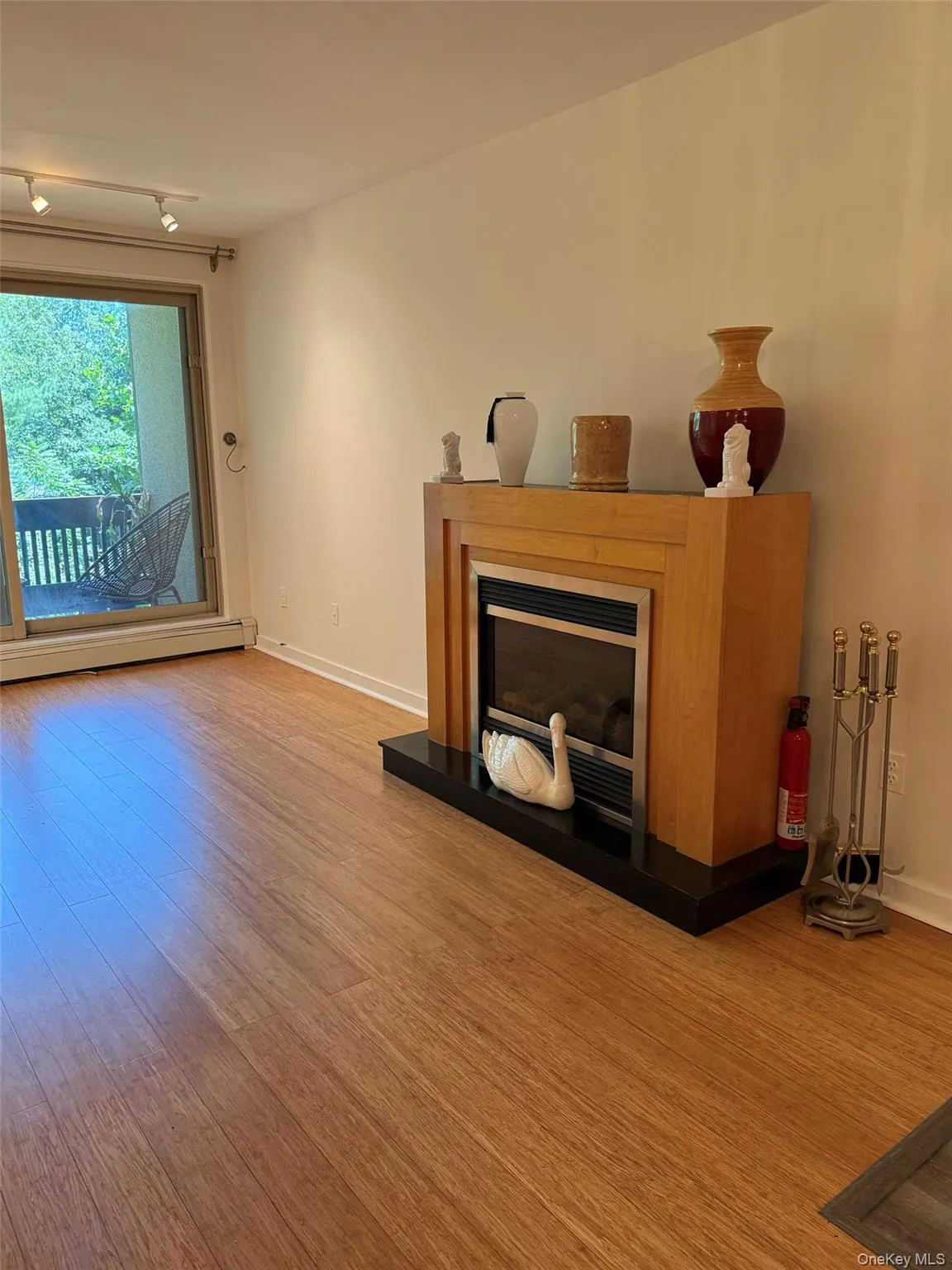 2 Fountain Lane, Greenburgh, NY, 1 Bedroom Bedrooms, 3 Rooms Rooms,1 BathroomBathrooms,Residential,For Rent,Fountain,0,1033493 2 Fountain Lane, Greenburgh, NY, 1 Bedroom Bedrooms, 3 Rooms Rooms,1 BathroomBathrooms,Residential,For Rent,Fountain,0,1033493