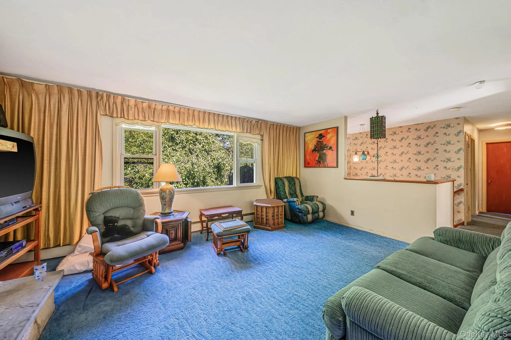 Hardwood under carpet!! Hardwood under carpet!!