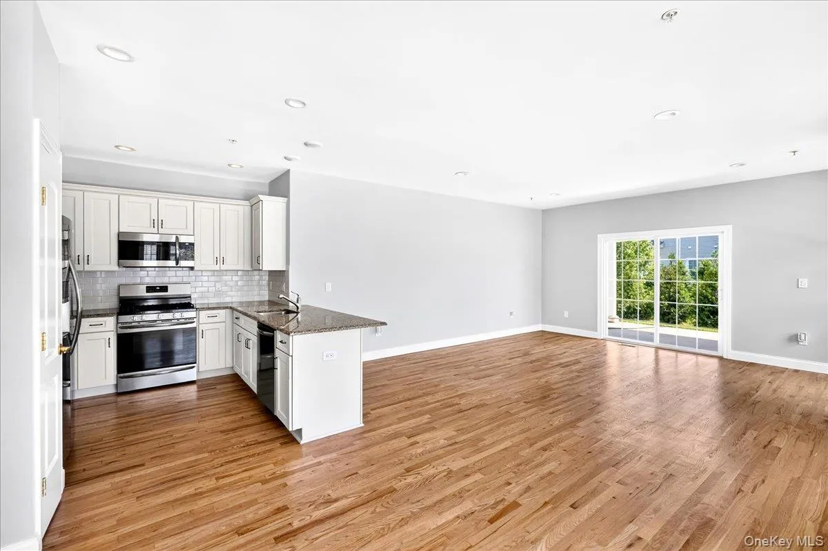 61 Avery Drive, Brookhaven, NY, 2 Bedrooms Bedrooms, 6 Rooms Rooms,2 BathroomsBathrooms,Residential,For Rent,Avery,0,1033510 61 Avery Drive, Brookhaven, NY, 2 Bedrooms Bedrooms, 6 Rooms Rooms,2 BathroomsBathrooms,Residential,For Rent,Avery,0,1033510