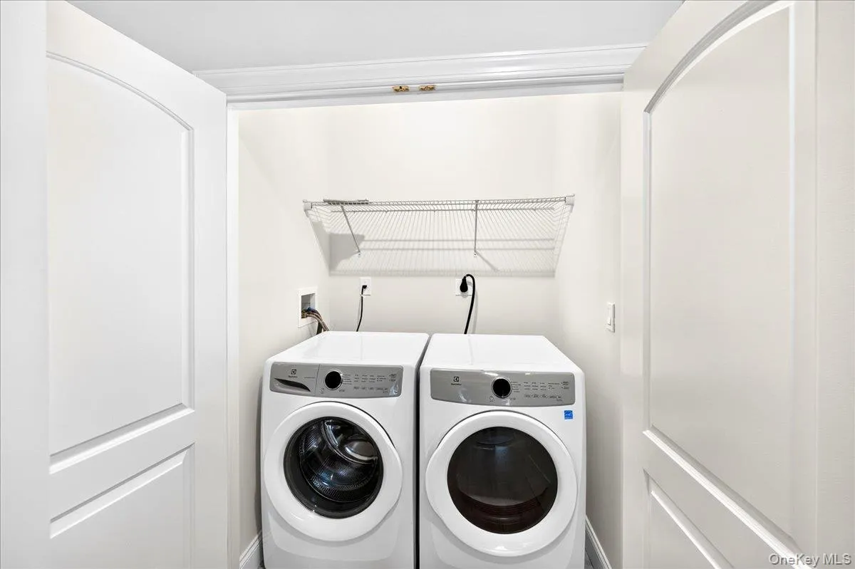 Laundry in unit Laundry in unit