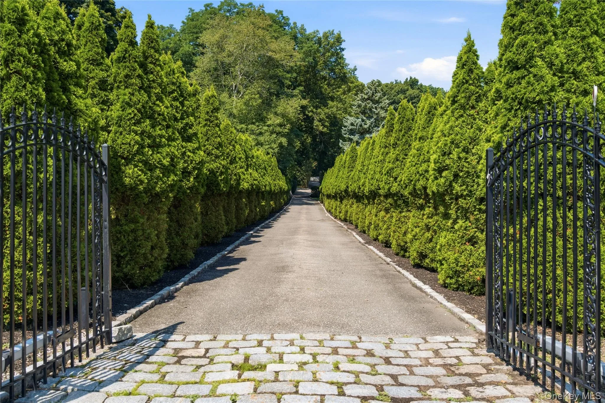 1007 Shore Road, Oyster Bay, NY, 8 Bedrooms Bedrooms, 19 Rooms Rooms,5 BathroomsBathrooms,Residential,For Rent,Shore,0,1033511 1007 Shore Road, Oyster Bay, NY, 8 Bedrooms Bedrooms, 19 Rooms Rooms,5 BathroomsBathrooms,Residential,For Rent,Shore,0,1033511