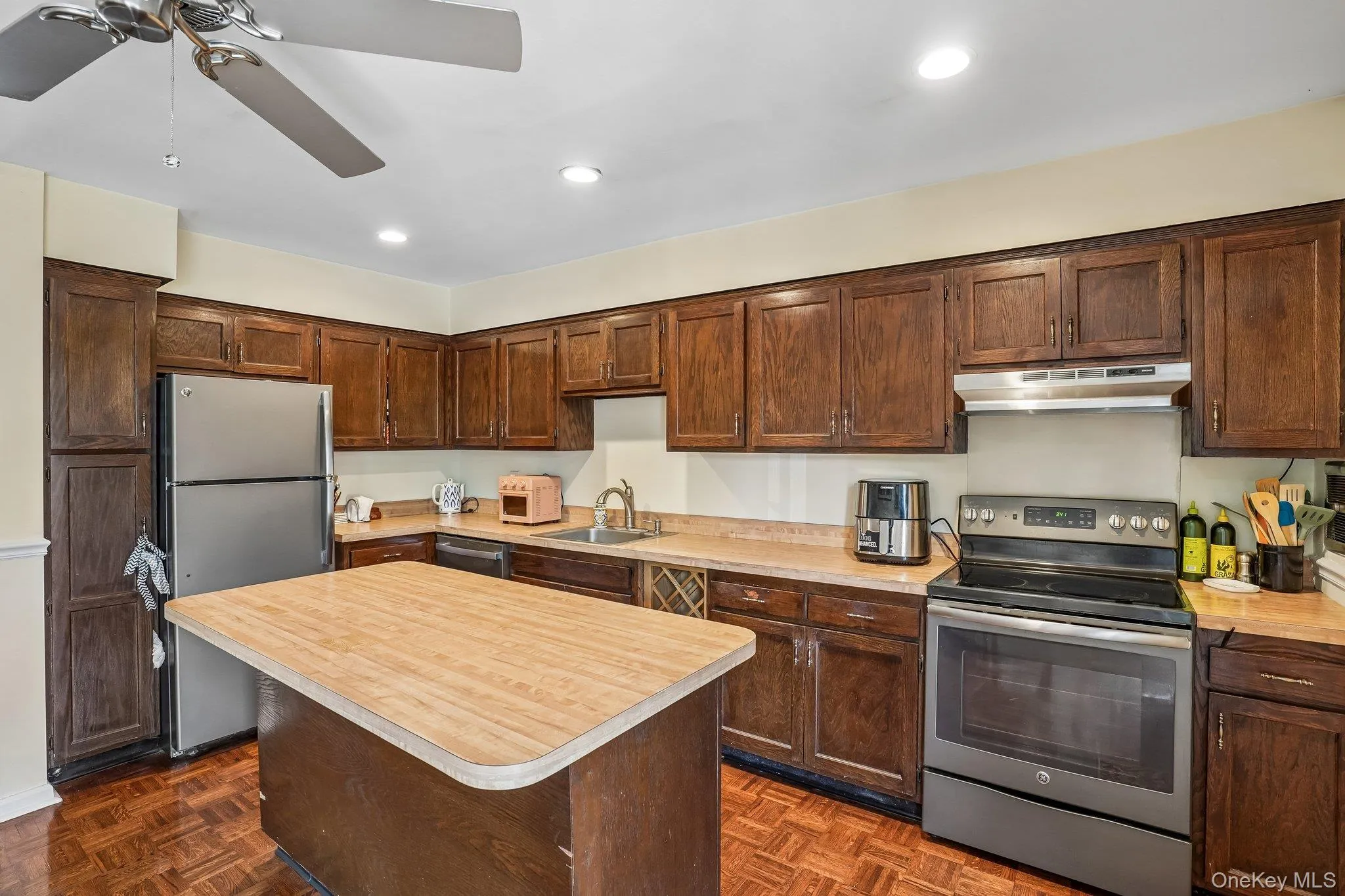 19 Somerset Drive, Ramapo, NY, 2 Bedrooms Bedrooms, 4 Rooms Rooms,2 BathroomsBathrooms,Residential,For Rent,Somerset,0,1033513 19 Somerset Drive, Ramapo, NY, 2 Bedrooms Bedrooms, 4 Rooms Rooms,2 BathroomsBathrooms,Residential,For Rent,Somerset,0,1033513