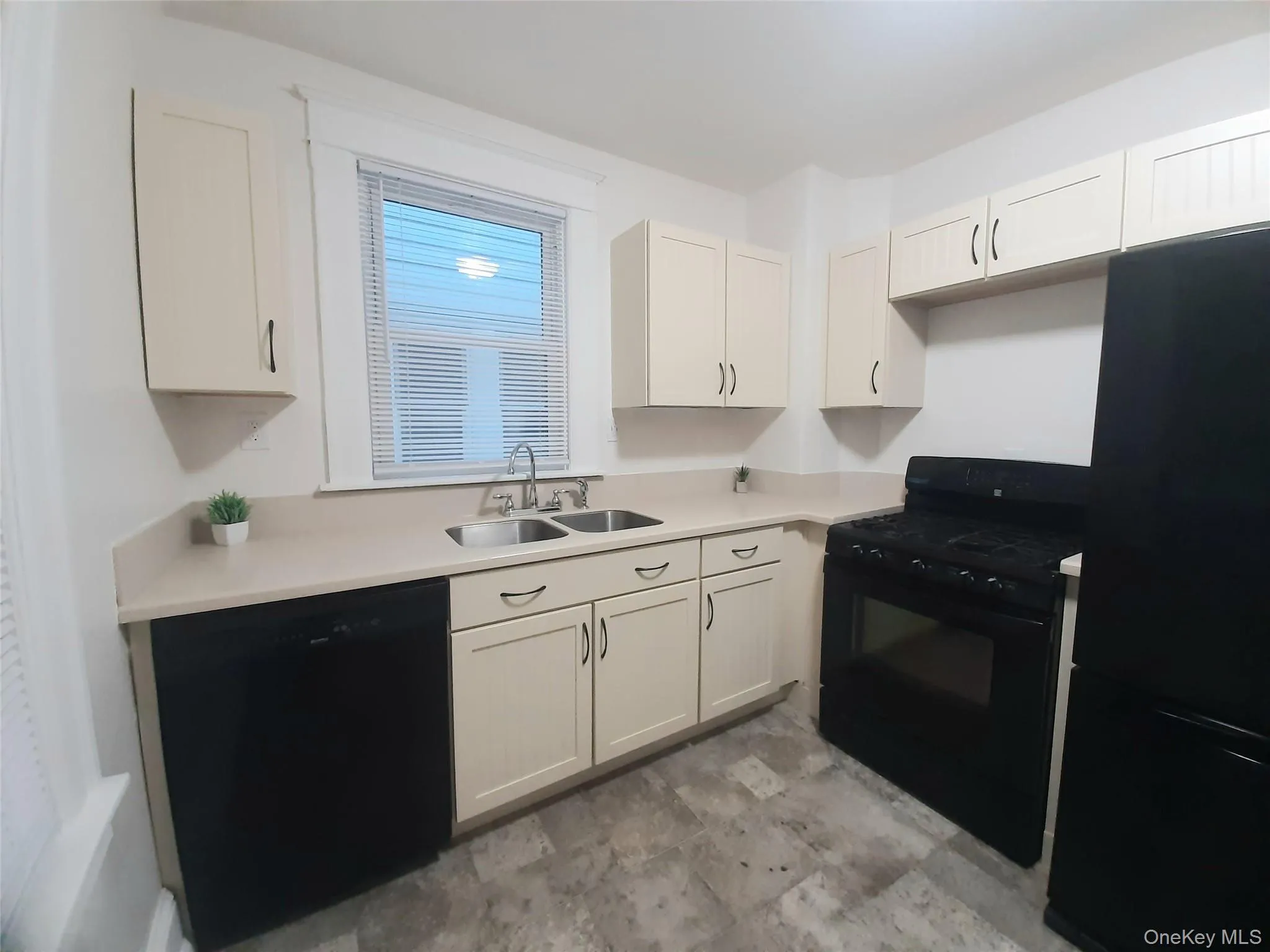 118 College Avenue, Poughkeepsie, NY, 3 Bedrooms Bedrooms, 7 Rooms Rooms,1 BathroomBathrooms,Residential,For Rent,College,0,1033518 118 College Avenue, Poughkeepsie, NY, 3 Bedrooms Bedrooms, 7 Rooms Rooms,1 BathroomBathrooms,Residential,For Rent,College,0,1033518