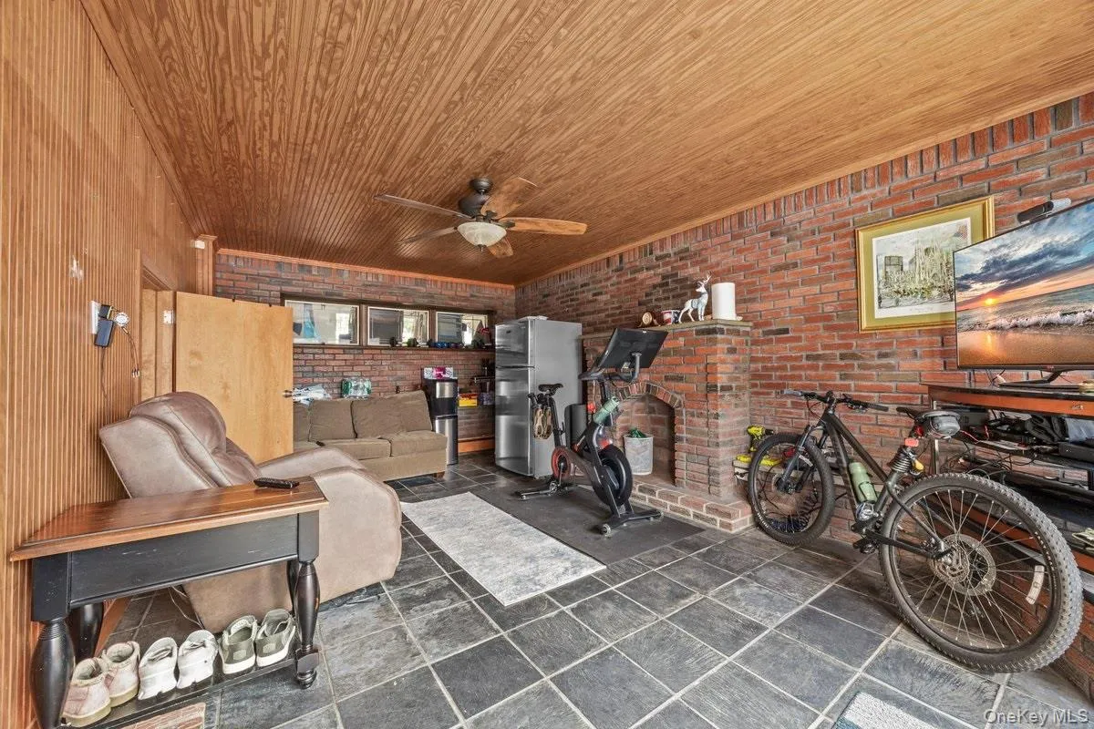 190 Beach 137th Street, New York, NY, 7 Bedrooms Bedrooms, 16 Rooms Rooms,3 BathroomsBathrooms,Residential,For Rent,Beach 137th,0,1033528 190 Beach 137th Street, New York, NY, 7 Bedrooms Bedrooms, 16 Rooms Rooms,3 BathroomsBathrooms,Residential,For Rent,Beach 137th,0,1033528