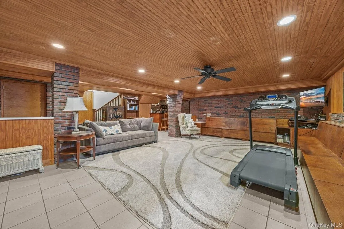190 Beach 137th Street, New York, NY, 7 Bedrooms Bedrooms, 16 Rooms Rooms,3 BathroomsBathrooms,Residential,For Rent,Beach 137th,0,1033528 190 Beach 137th Street, New York, NY, 7 Bedrooms Bedrooms, 16 Rooms Rooms,3 BathroomsBathrooms,Residential,For Rent,Beach 137th,0,1033528