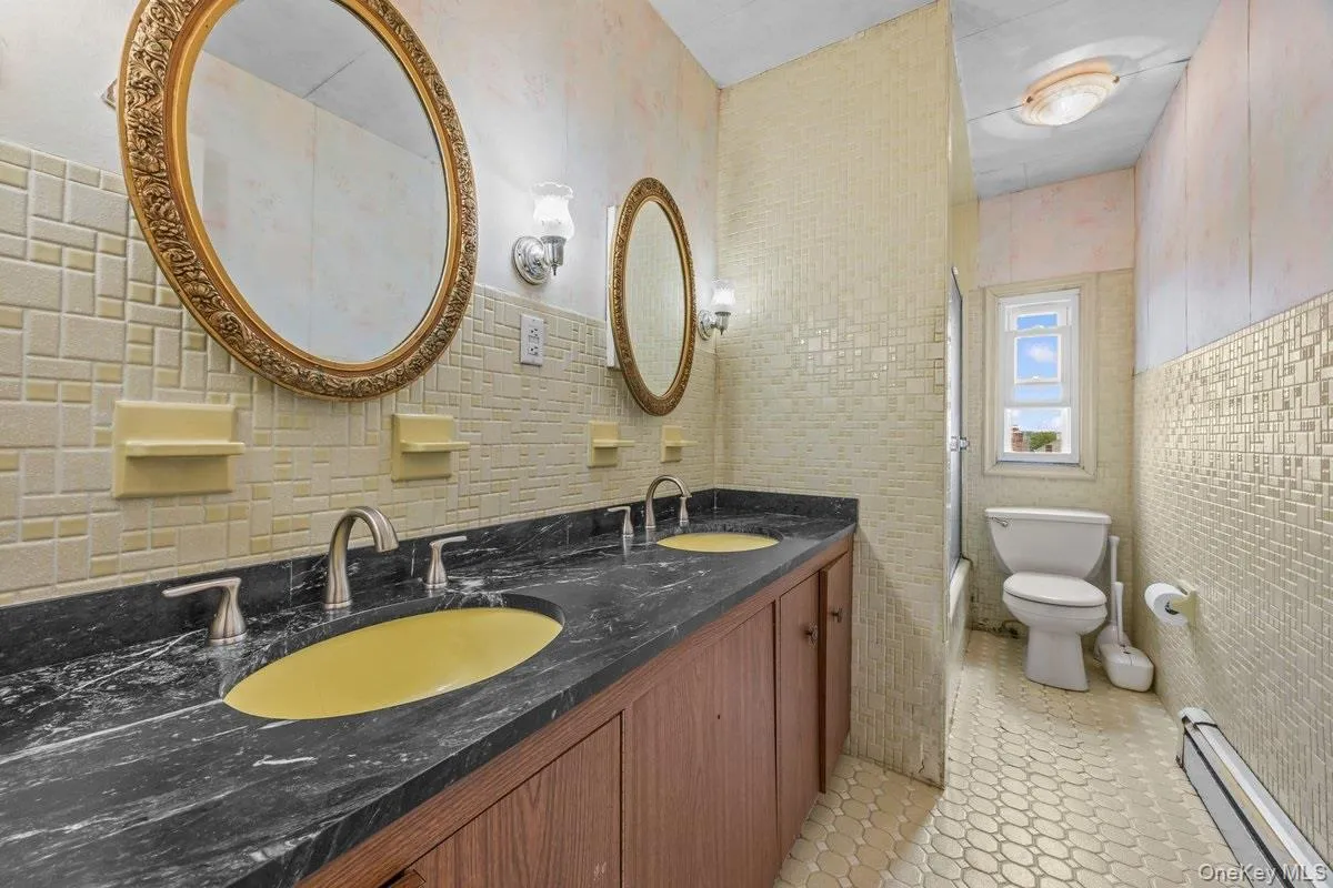 190 Beach 137th Street, New York, NY, 7 Bedrooms Bedrooms, 16 Rooms Rooms,3 BathroomsBathrooms,Residential,For Rent,Beach 137th,0,1033528 190 Beach 137th Street, New York, NY, 7 Bedrooms Bedrooms, 16 Rooms Rooms,3 BathroomsBathrooms,Residential,For Rent,Beach 137th,0,1033528