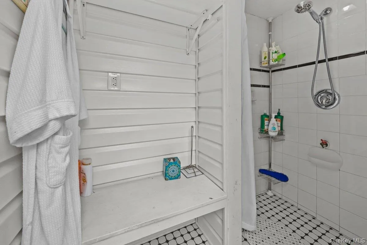 190 Beach 137th Street, New York, NY, 7 Bedrooms Bedrooms, 16 Rooms Rooms,3 BathroomsBathrooms,Residential,For Rent,Beach 137th,0,1033528 190 Beach 137th Street, New York, NY, 7 Bedrooms Bedrooms, 16 Rooms Rooms,3 BathroomsBathrooms,Residential,For Rent,Beach 137th,0,1033528
