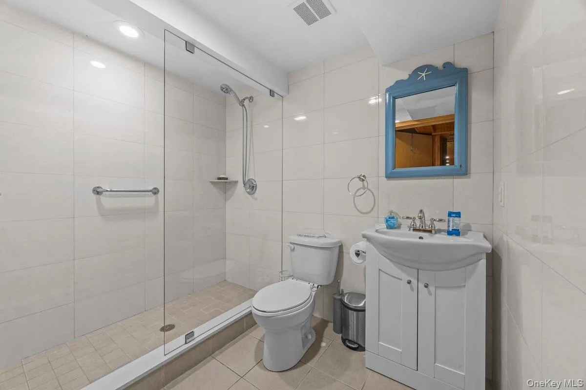 190 Beach 137th Street, New York, NY, 7 Bedrooms Bedrooms, 16 Rooms Rooms,3 BathroomsBathrooms,Residential,For Rent,Beach 137th,0,1033528 190 Beach 137th Street, New York, NY, 7 Bedrooms Bedrooms, 16 Rooms Rooms,3 BathroomsBathrooms,Residential,For Rent,Beach 137th,0,1033528