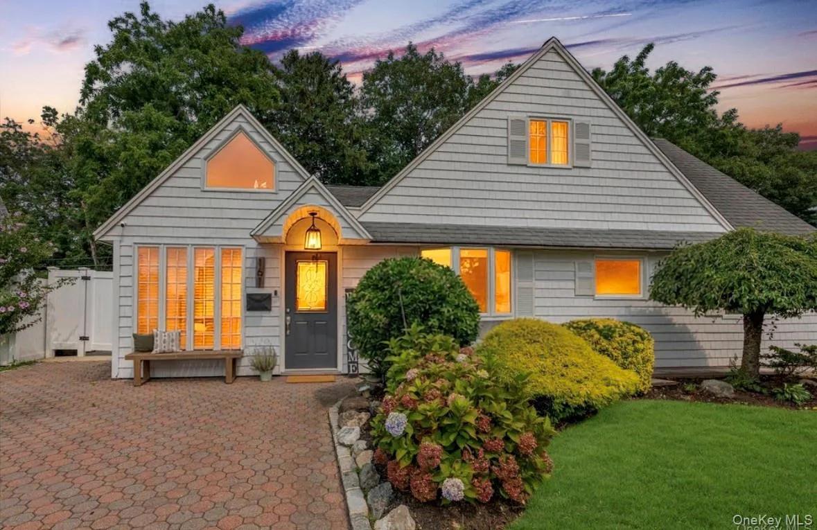 161 Friends Lane, Hempstead, NY, 4 Bedrooms Bedrooms, 7 Rooms Rooms,2 BathroomsBathrooms,Residential,For Rent,Friends,0,1033529 161 Friends Lane, Hempstead, NY, 4 Bedrooms Bedrooms, 7 Rooms Rooms,2 BathroomsBathrooms,Residential,For Rent,Friends,0,1033529