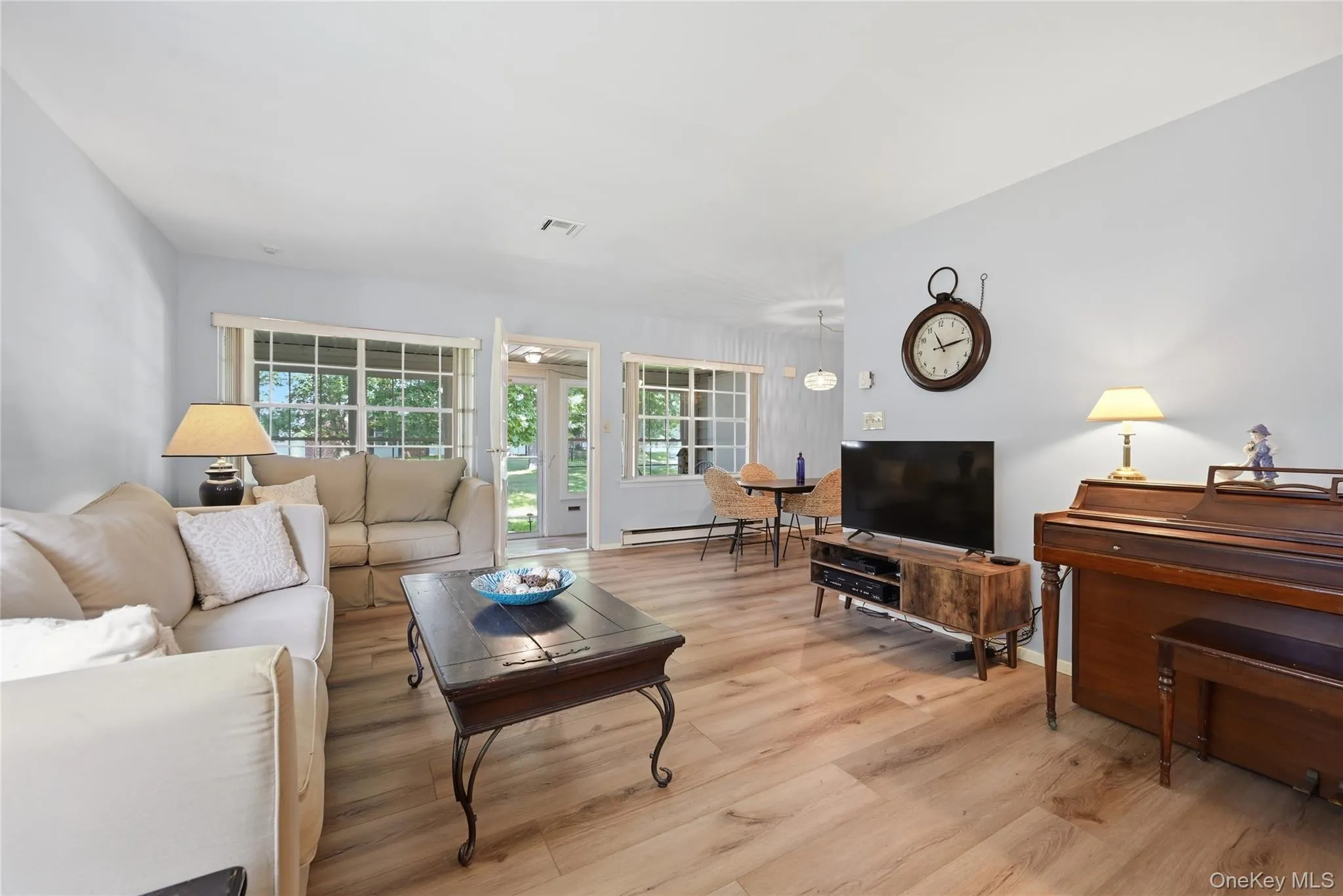 232 Blackpool Court, Brookhaven, NY, 2 Bedrooms Bedrooms, 5 Rooms Rooms,1 BathroomBathrooms,Residential,For Rent,Blackpool,0,1033530 232 Blackpool Court, Brookhaven, NY, 2 Bedrooms Bedrooms, 5 Rooms Rooms,1 BathroomBathrooms,Residential,For Rent,Blackpool,0,1033530