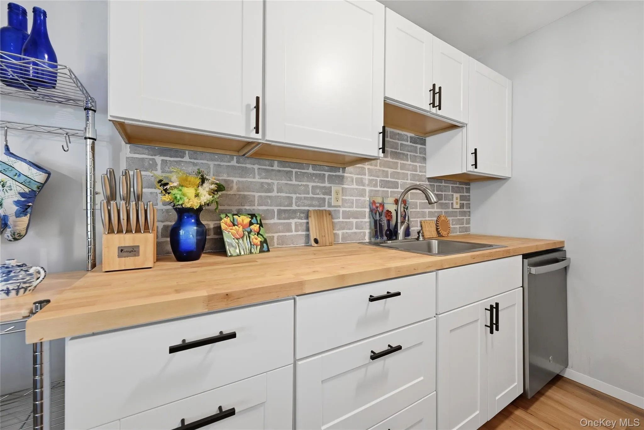 232 Blackpool Court, Brookhaven, NY, 2 Bedrooms Bedrooms, 5 Rooms Rooms,1 BathroomBathrooms,Residential,For Rent,Blackpool,0,1033530 232 Blackpool Court, Brookhaven, NY, 2 Bedrooms Bedrooms, 5 Rooms Rooms,1 BathroomBathrooms,Residential,For Rent,Blackpool,0,1033530
