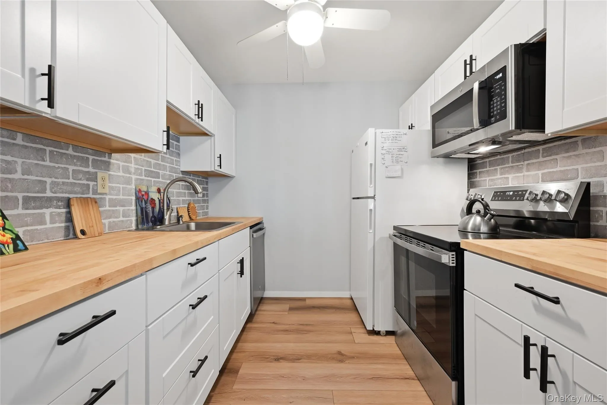 232 Blackpool Court, Brookhaven, NY, 2 Bedrooms Bedrooms, 5 Rooms Rooms,1 BathroomBathrooms,Residential,For Rent,Blackpool,0,1033530 232 Blackpool Court, Brookhaven, NY, 2 Bedrooms Bedrooms, 5 Rooms Rooms,1 BathroomBathrooms,Residential,For Rent,Blackpool,0,1033530