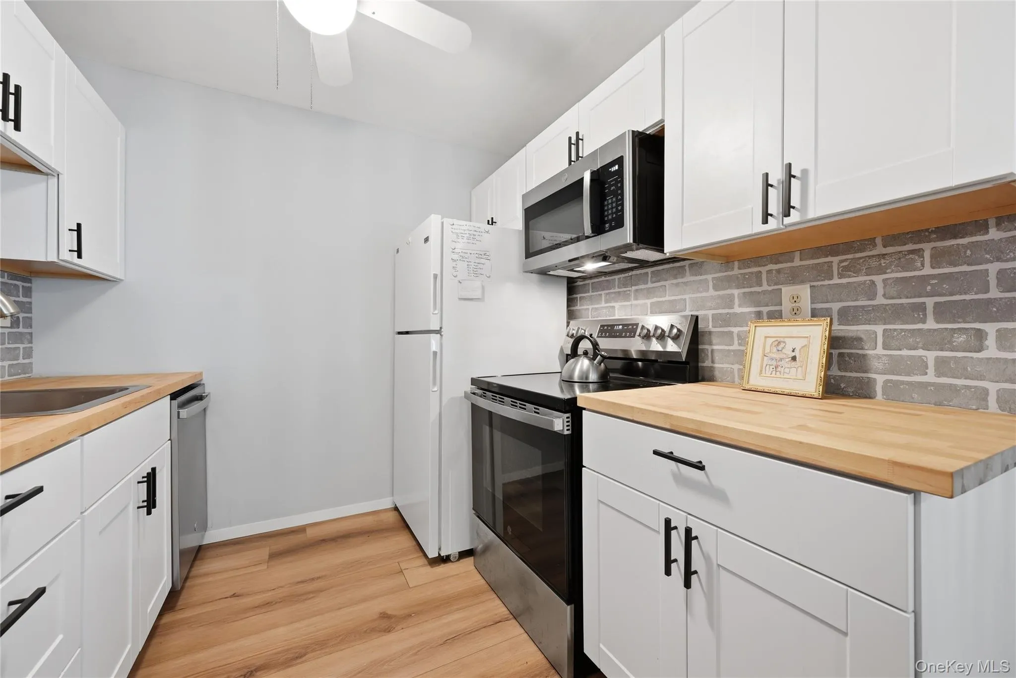 232 Blackpool Court, Brookhaven, NY, 2 Bedrooms Bedrooms, 5 Rooms Rooms,1 BathroomBathrooms,Residential,For Rent,Blackpool,0,1033530 232 Blackpool Court, Brookhaven, NY, 2 Bedrooms Bedrooms, 5 Rooms Rooms,1 BathroomBathrooms,Residential,For Rent,Blackpool,0,1033530