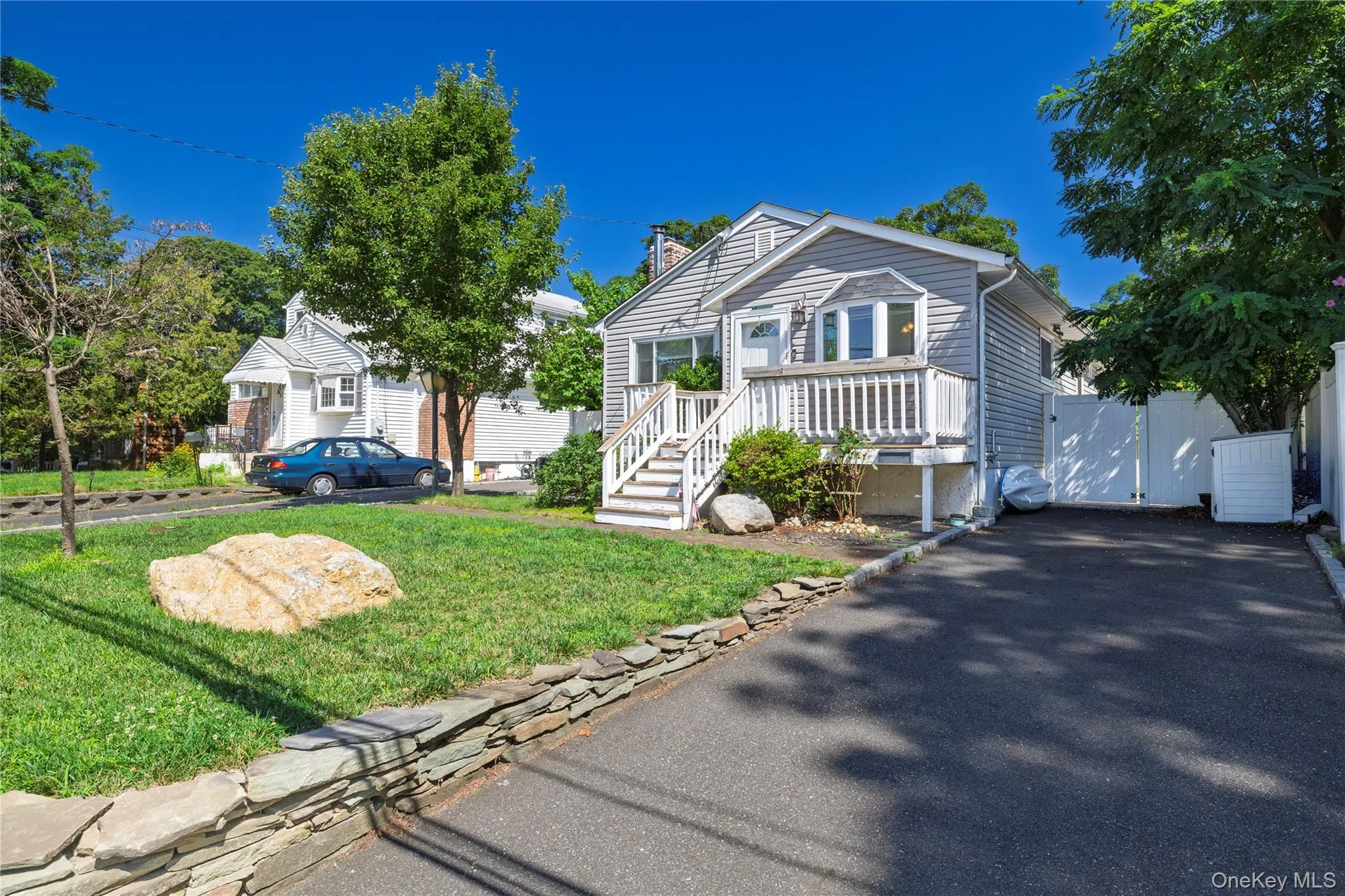 37 Hickory Road, Oyster Bay, NY, 3 Bedrooms Bedrooms, 8 Rooms Rooms,2 BathroomsBathrooms,Residential Lease,For Rent,Hickory,0,1033539 37 Hickory Road, Oyster Bay, NY, 3 Bedrooms Bedrooms, 8 Rooms Rooms,2 BathroomsBathrooms,Residential Lease,For Rent,Hickory,0,1033539
