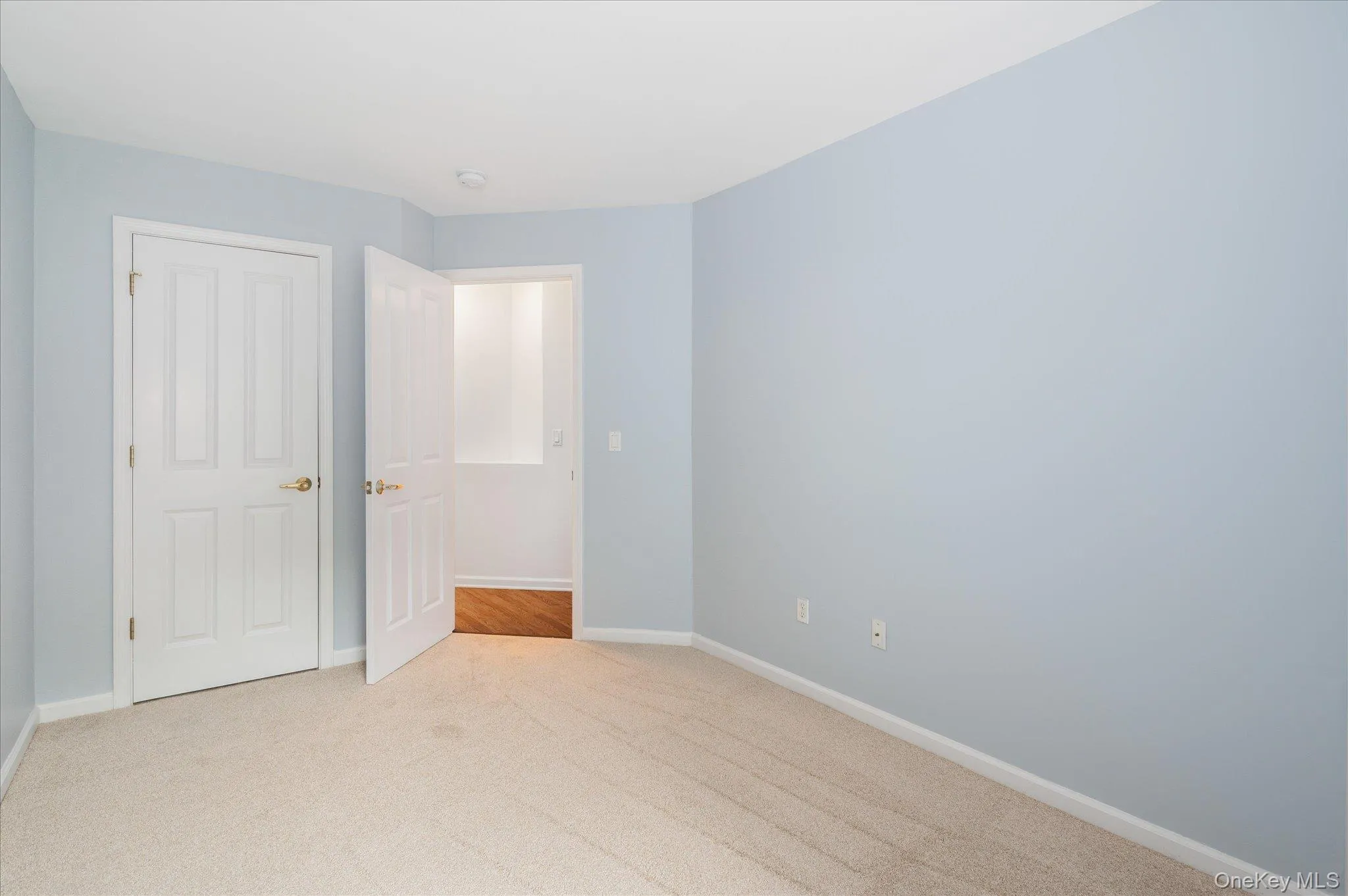 additional bedroom on lower level could be used as an office, guest room, studio, etc additional bedroom on lower level could be used as an office, guest room, studio, etc