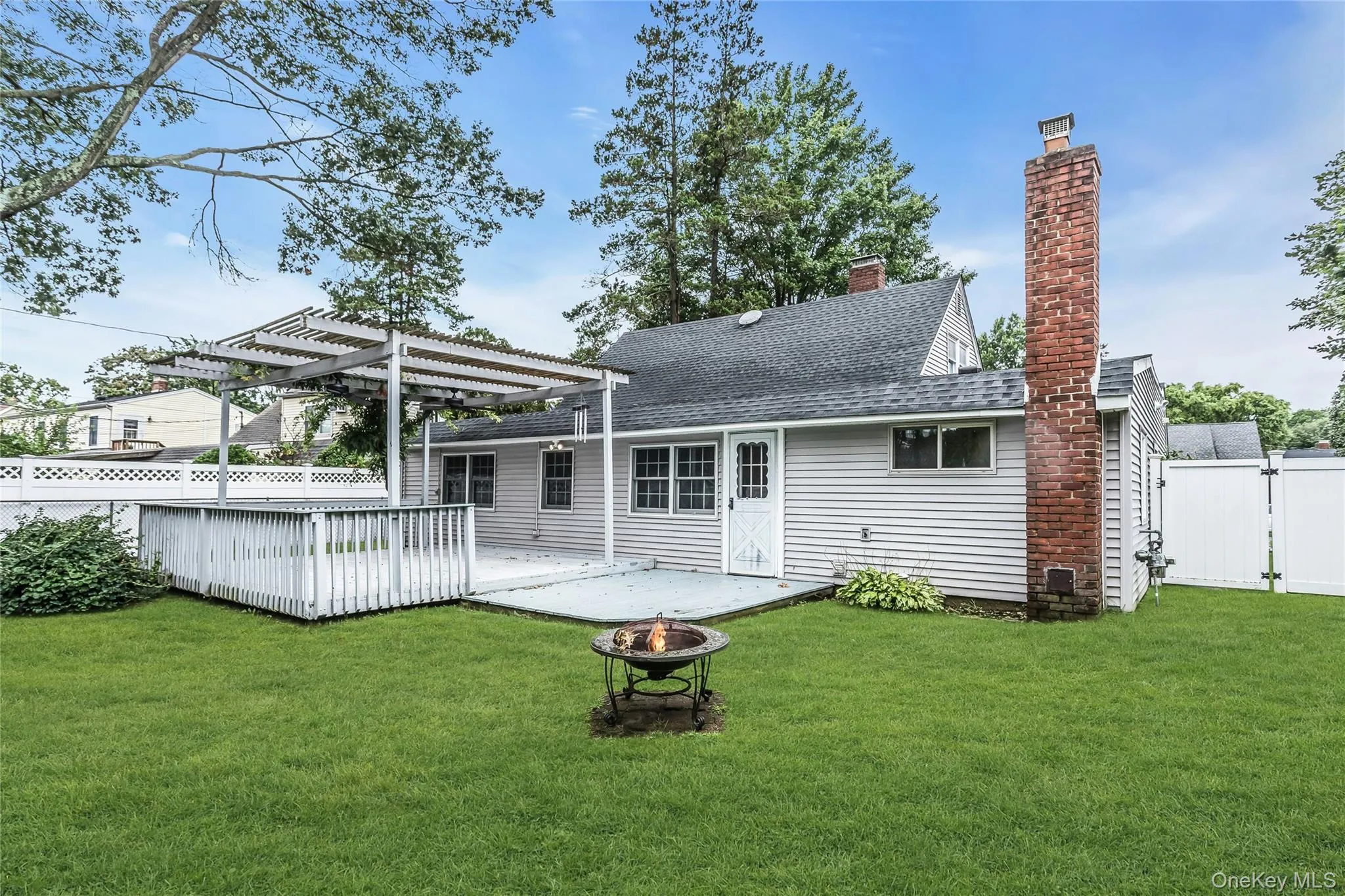 17 Giant Lane, Hempstead, NY, 4 Bedrooms Bedrooms, 9 Rooms Rooms,2 BathroomsBathrooms,Residential,For Rent,Giant,0,1033544 17 Giant Lane, Hempstead, NY, 4 Bedrooms Bedrooms, 9 Rooms Rooms,2 BathroomsBathrooms,Residential,For Rent,Giant,0,1033544