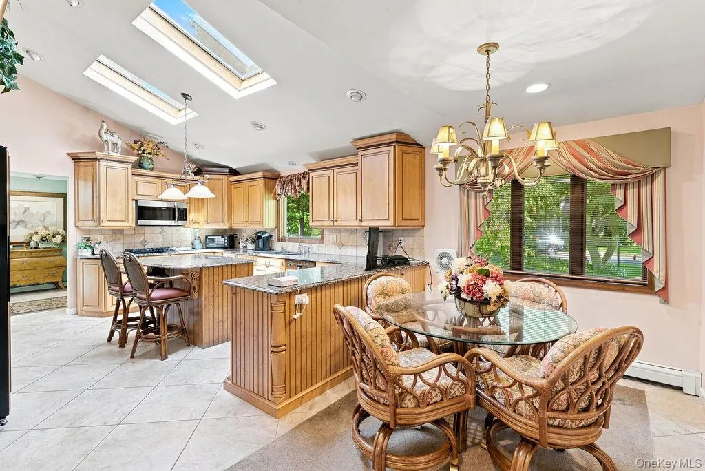 22 Gemini Lane, Smithtown, NY, 3 Bedrooms Bedrooms, 7 Rooms Rooms,2 BathroomsBathrooms,Residential,For Rent,Gemini,0,1033550 22 Gemini Lane, Smithtown, NY, 3 Bedrooms Bedrooms, 7 Rooms Rooms,2 BathroomsBathrooms,Residential,For Rent,Gemini,0,1033550