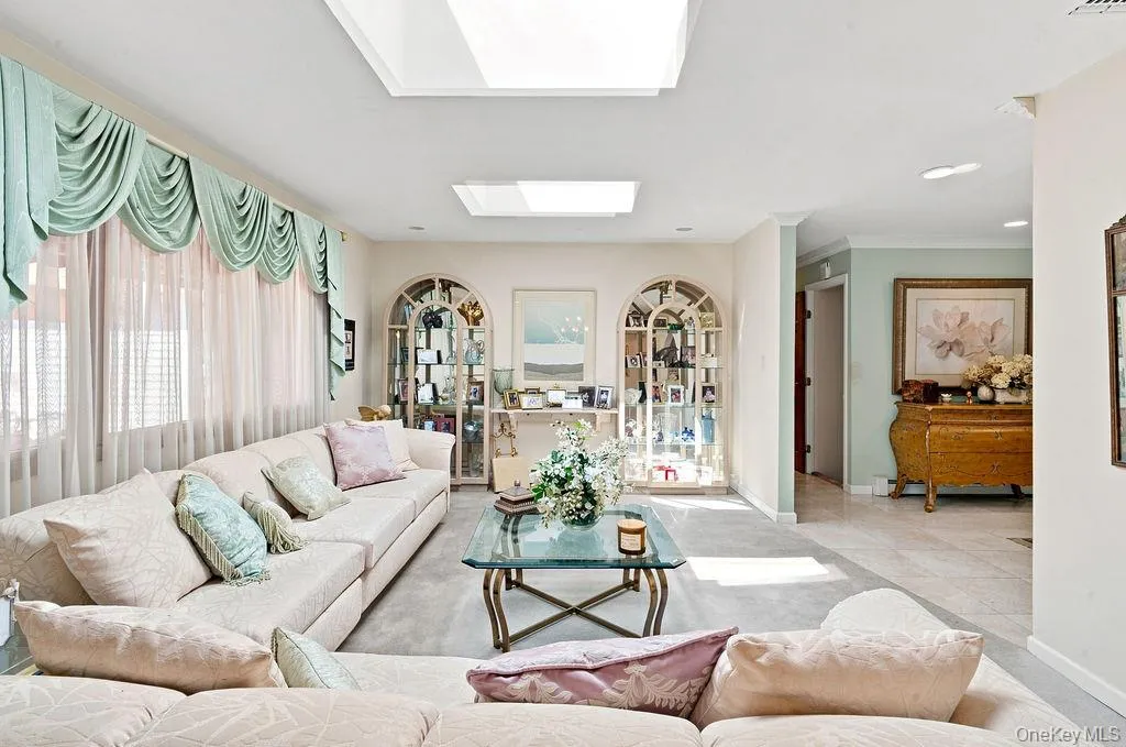 22 Gemini Lane, Smithtown, NY, 3 Bedrooms Bedrooms, 7 Rooms Rooms,2 BathroomsBathrooms,Residential,For Rent,Gemini,0,1033550 22 Gemini Lane, Smithtown, NY, 3 Bedrooms Bedrooms, 7 Rooms Rooms,2 BathroomsBathrooms,Residential,For Rent,Gemini,0,1033550