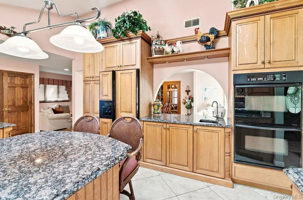 22 Gemini Lane, Smithtown, NY, 3 Bedrooms Bedrooms, 7 Rooms Rooms,2 BathroomsBathrooms,Residential,For Rent,Gemini,0,1033550 22 Gemini Lane, Smithtown, NY, 3 Bedrooms Bedrooms, 7 Rooms Rooms,2 BathroomsBathrooms,Residential,For Rent,Gemini,0,1033550