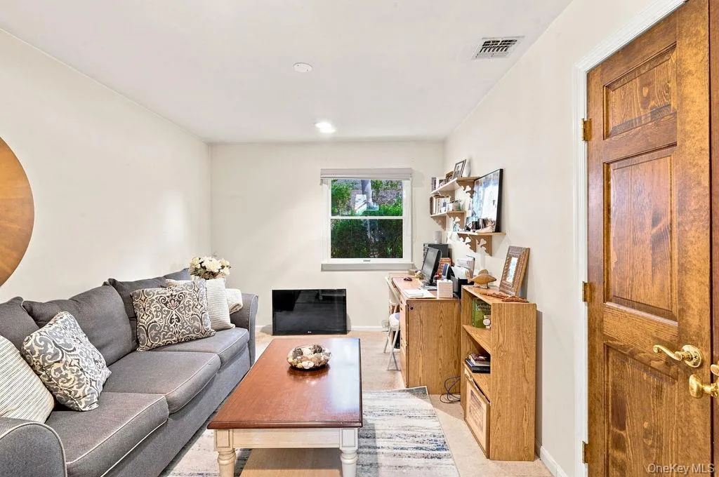 22 Gemini Lane, Smithtown, NY, 3 Bedrooms Bedrooms, 7 Rooms Rooms,2 BathroomsBathrooms,Residential,For Rent,Gemini,0,1033550 22 Gemini Lane, Smithtown, NY, 3 Bedrooms Bedrooms, 7 Rooms Rooms,2 BathroomsBathrooms,Residential,For Rent,Gemini,0,1033550