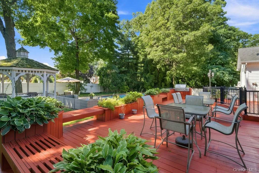 22 Gemini Lane, Smithtown, NY, 3 Bedrooms Bedrooms, 7 Rooms Rooms,2 BathroomsBathrooms,Residential,For Rent,Gemini,0,1033550 22 Gemini Lane, Smithtown, NY, 3 Bedrooms Bedrooms, 7 Rooms Rooms,2 BathroomsBathrooms,Residential,For Rent,Gemini,0,1033550