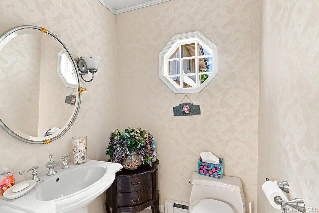 22 Gemini Lane, Smithtown, NY, 3 Bedrooms Bedrooms, 7 Rooms Rooms,2 BathroomsBathrooms,Residential,For Rent,Gemini,0,1033550 22 Gemini Lane, Smithtown, NY, 3 Bedrooms Bedrooms, 7 Rooms Rooms,2 BathroomsBathrooms,Residential,For Rent,Gemini,0,1033550