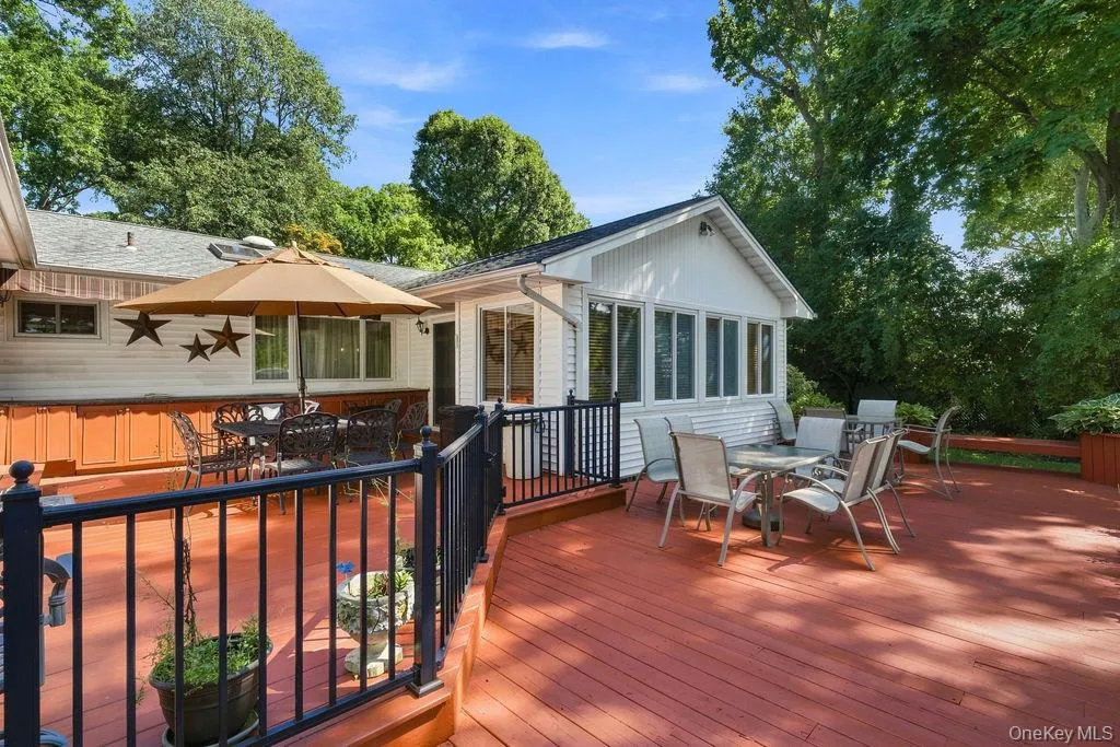 22 Gemini Lane, Smithtown, NY, 3 Bedrooms Bedrooms, 7 Rooms Rooms,2 BathroomsBathrooms,Residential,For Rent,Gemini,0,1033550 22 Gemini Lane, Smithtown, NY, 3 Bedrooms Bedrooms, 7 Rooms Rooms,2 BathroomsBathrooms,Residential,For Rent,Gemini,0,1033550