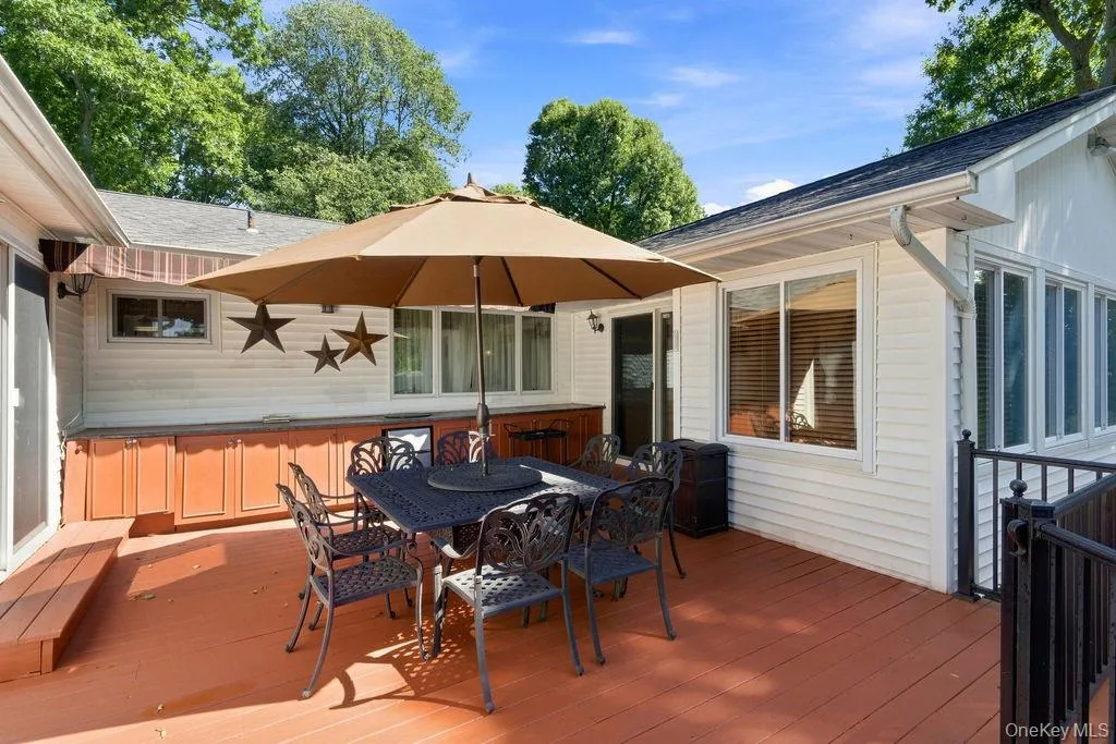 22 Gemini Lane, Smithtown, NY, 3 Bedrooms Bedrooms, 7 Rooms Rooms,2 BathroomsBathrooms,Residential,For Rent,Gemini,0,1033550 22 Gemini Lane, Smithtown, NY, 3 Bedrooms Bedrooms, 7 Rooms Rooms,2 BathroomsBathrooms,Residential,For Rent,Gemini,0,1033550