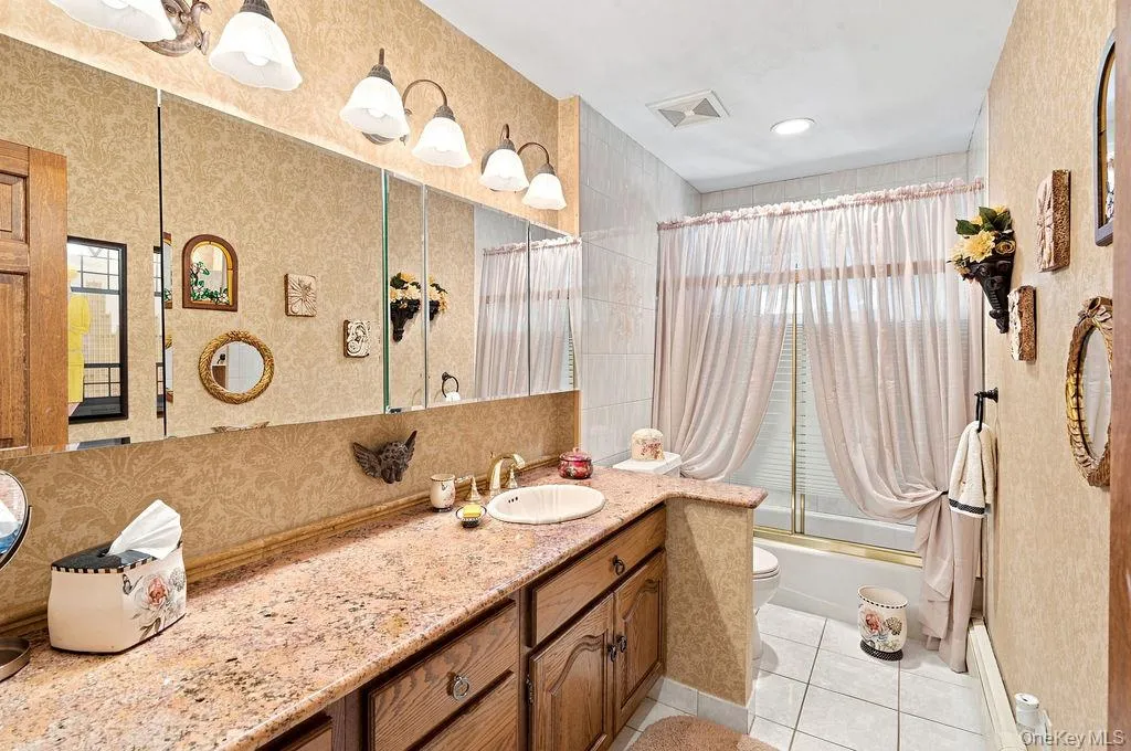 22 Gemini Lane, Smithtown, NY, 3 Bedrooms Bedrooms, 7 Rooms Rooms,2 BathroomsBathrooms,Residential,For Rent,Gemini,0,1033550 22 Gemini Lane, Smithtown, NY, 3 Bedrooms Bedrooms, 7 Rooms Rooms,2 BathroomsBathrooms,Residential,For Rent,Gemini,0,1033550