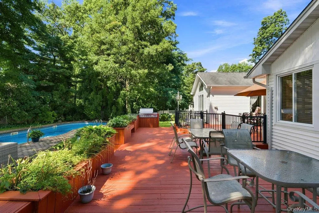 22 Gemini Lane, Smithtown, NY, 3 Bedrooms Bedrooms, 7 Rooms Rooms,2 BathroomsBathrooms,Residential,For Rent,Gemini,0,1033550 22 Gemini Lane, Smithtown, NY, 3 Bedrooms Bedrooms, 7 Rooms Rooms,2 BathroomsBathrooms,Residential,For Rent,Gemini,0,1033550